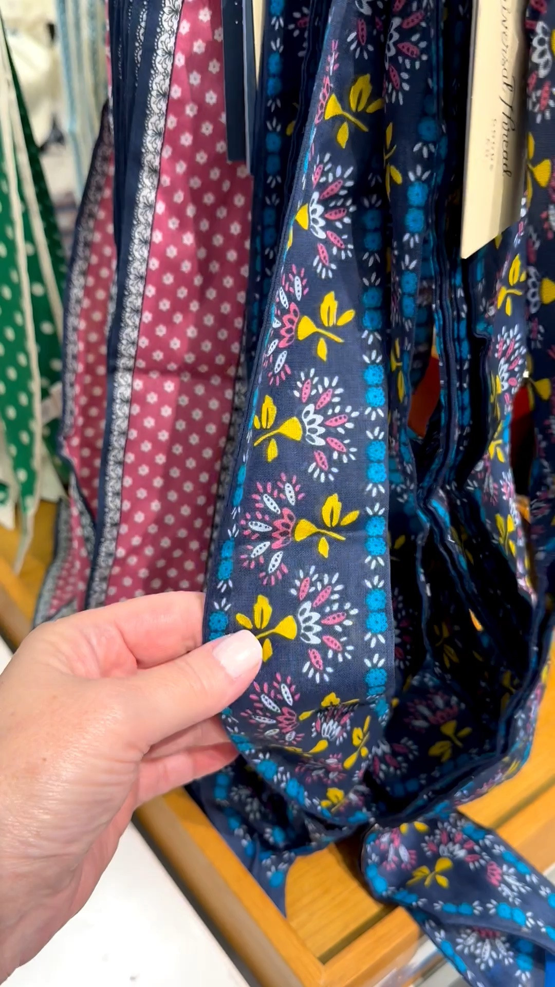 Skinny scarves are everywhere this fall…and I’m loving the colors and design of this floral cutie. 💐

They add a pop of color and whimsy as hair accessories, tied around your neck, as a belt, and wrapped around your purse handle. ✨

#fallscarf #skinnyscarf #hairaccessories #target #floralscarf #paisleyscarf #fallaccessories #pursescarf

#LTKPetite #LTKMidsize #LTKPlusSize