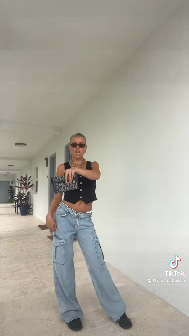 loved this fit. got the entire fit at aritzia and got so many compliments. cargo jeans>>>💕 

#LTKBeauty #LTKVideo