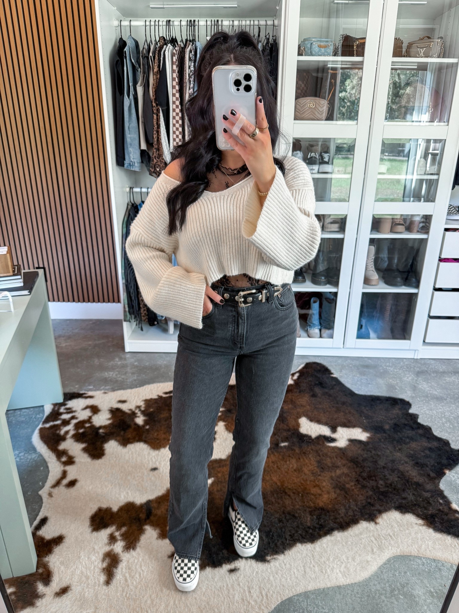 Neutral w. a Little Edge 🖤

Sweater - small
Lace Tank - small
Jeans - 27
Belt - 27-31
Bandeau - medium

Love a good neutral edgy outfit! Layered this super cozy sweater over this black sheer lace tank top, paired them with my Abercrombie black split hem jeans & finished the look with this black and gold studded belt and my platform checkered vans! 👏🏼




#LTKFindsUnder50 #LTKootd #LTKFindsUnder100