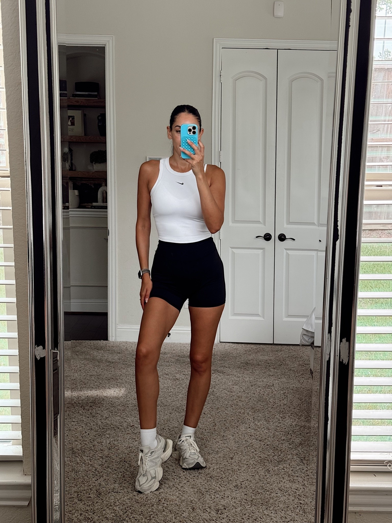 Small top and bottom