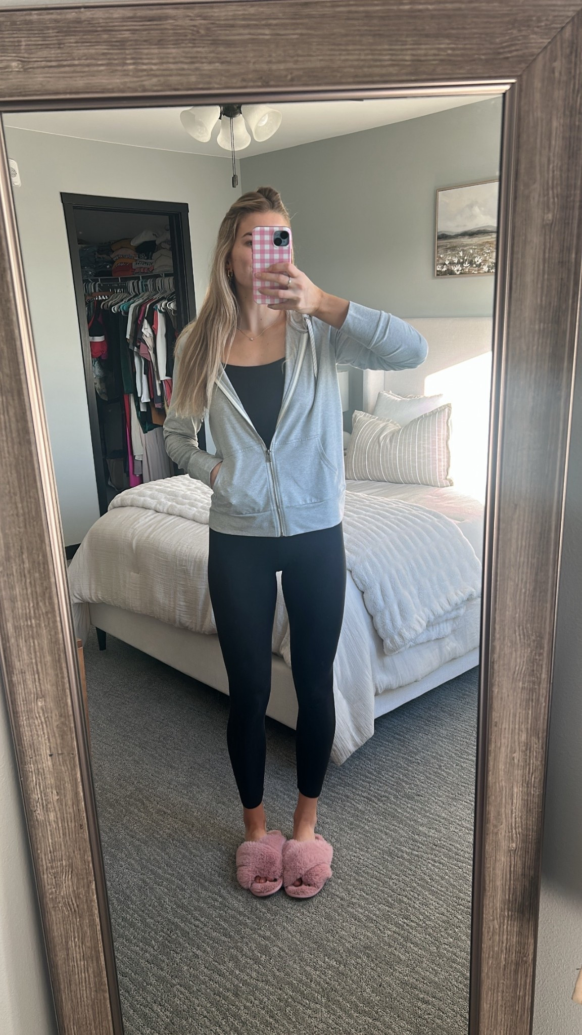 Comfy outfit for the win 🤍

#LTKActive #LTKgrwm #LTKootd