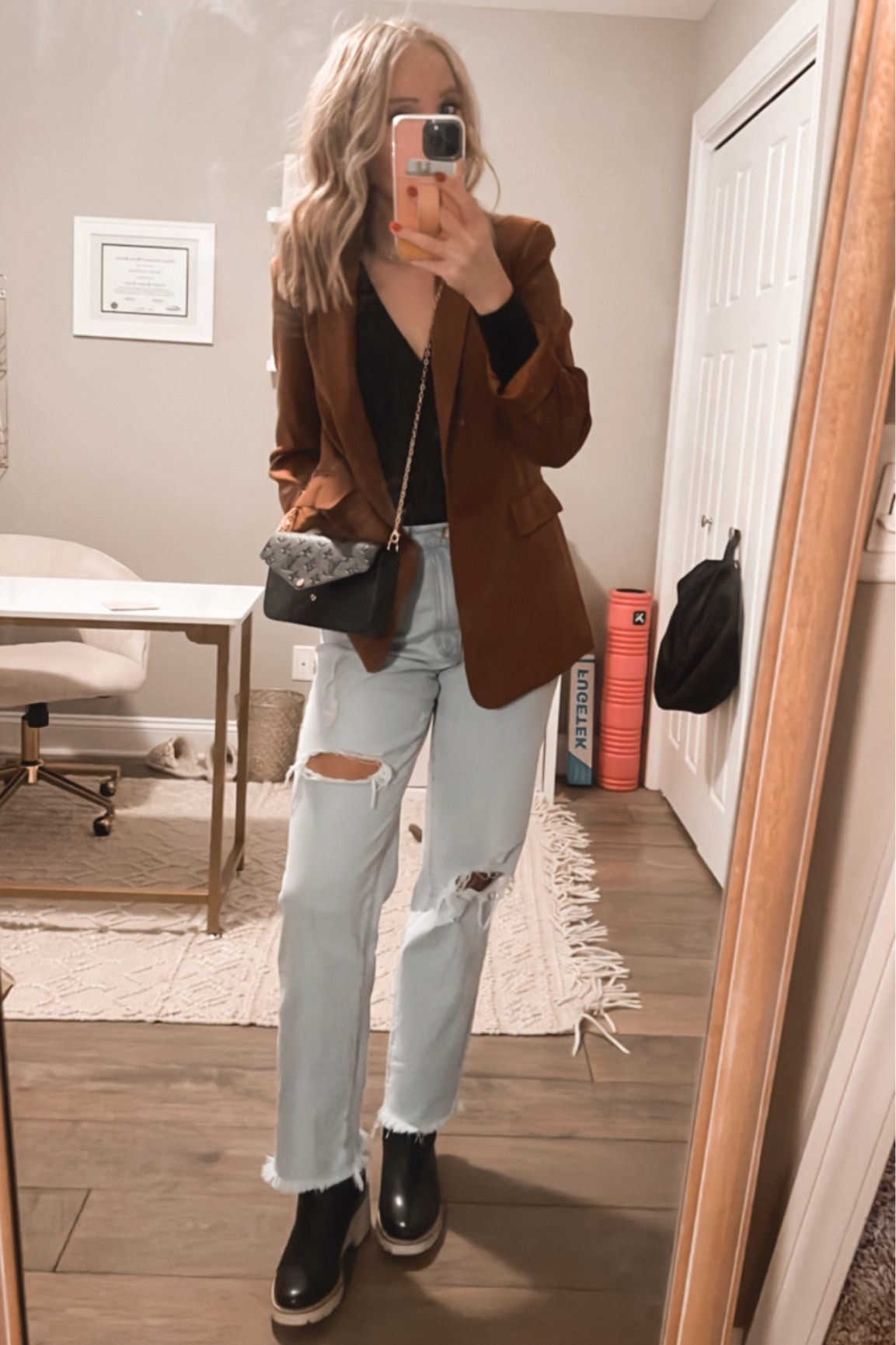 Date night vibes. I’ve been a “throw a blazer on with it” kinda girl for like.. 20 years. It’ll never go out of style. 



#LTKHoliday #LTKstyletip #LTKfindsunder50