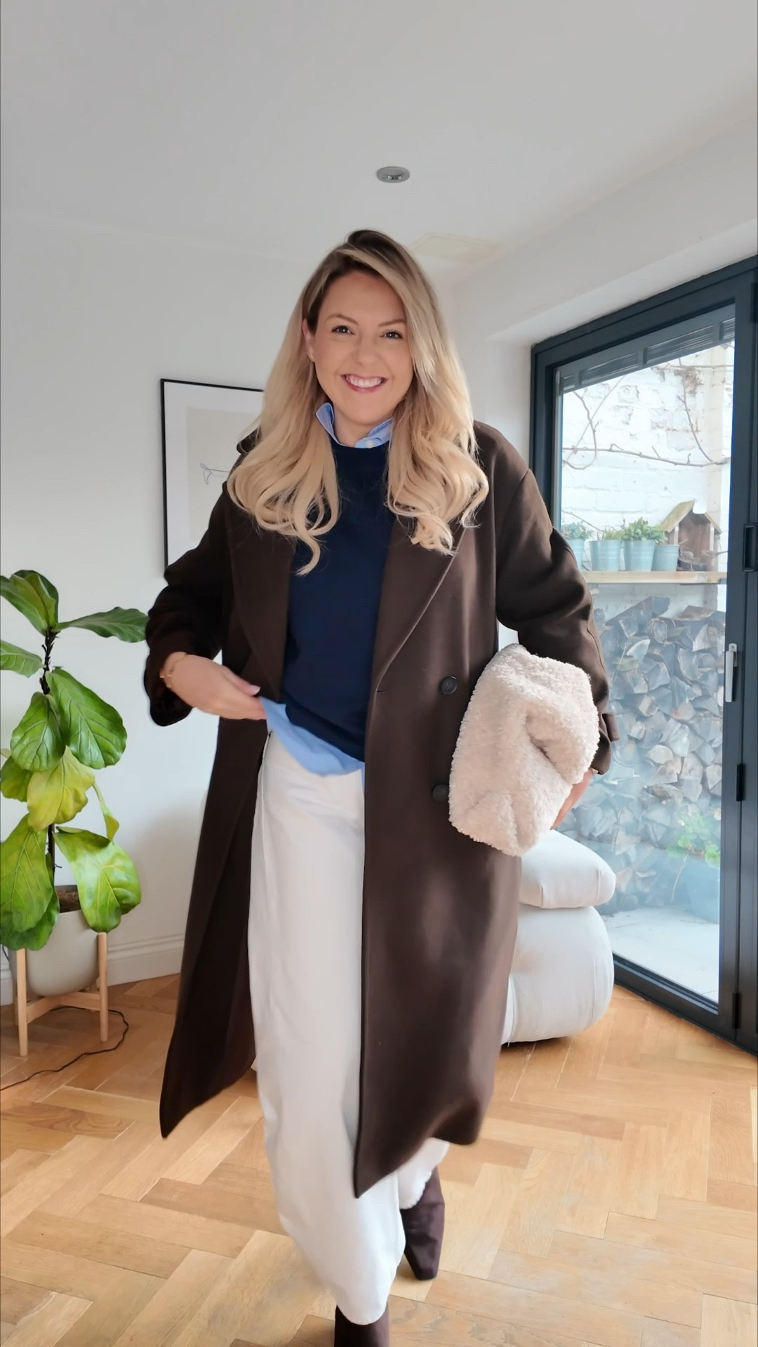 White jeans nd puddles don’t mix 

Brown coat Zara oxford shirt Chelsea boots 

#LTKuk #LTKmidsize #LTKwinter