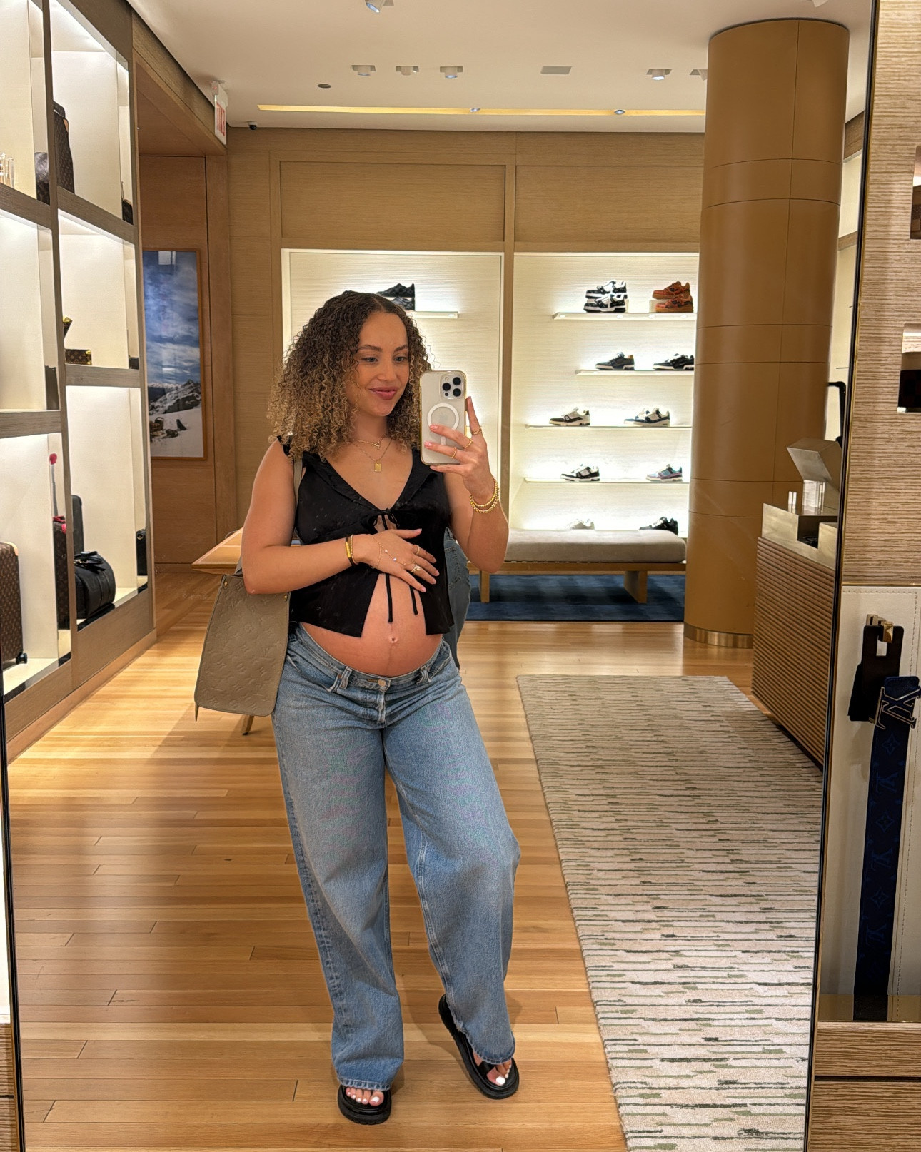 The perfect pregnant look 🤭✨🤍 jeans size: 27 shirt size: x small 

#LTKStyleTip #LTKBump