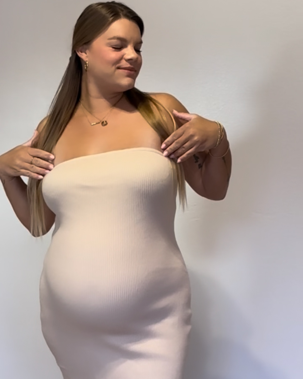 OUGES maternity dress! Elegant style meets superior comfort

#LTKBeauty #LTKBump #LTKSeasonal