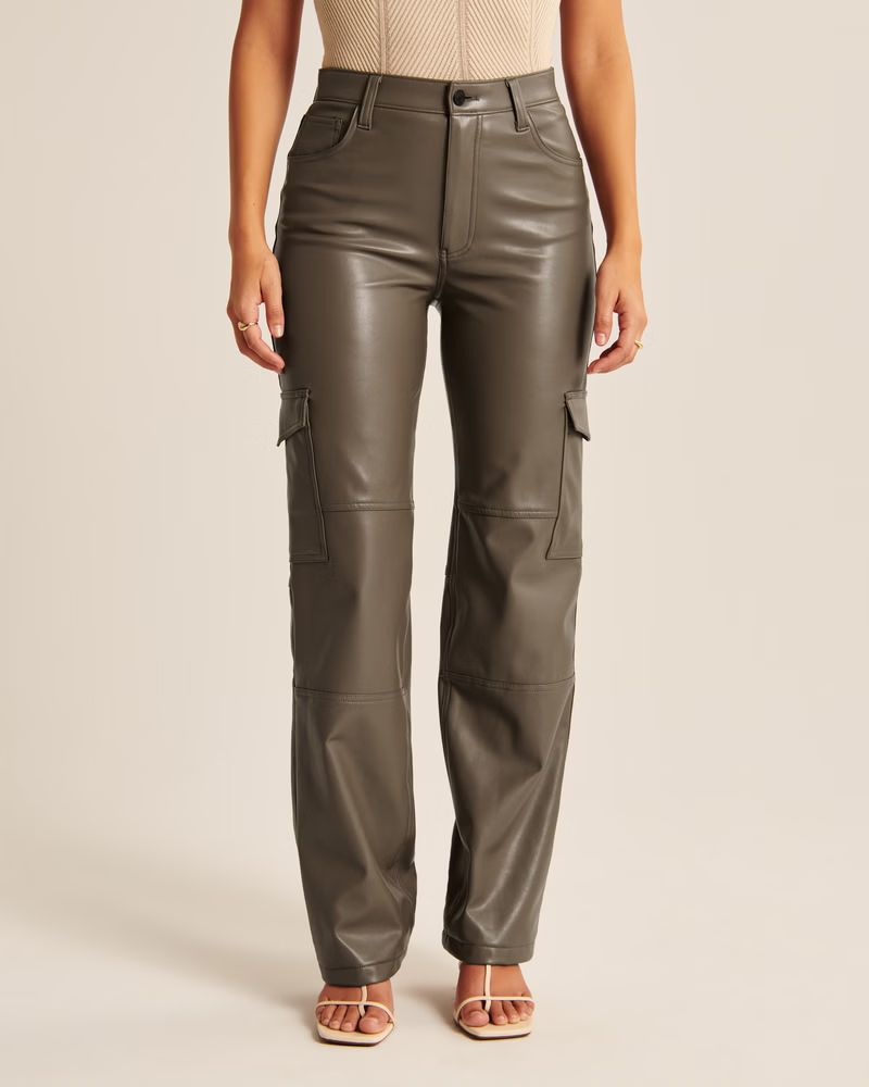 Curve Love Vegan Leather Cargo 90s Relaxed Pants | Abercrombie & Fitch (US)