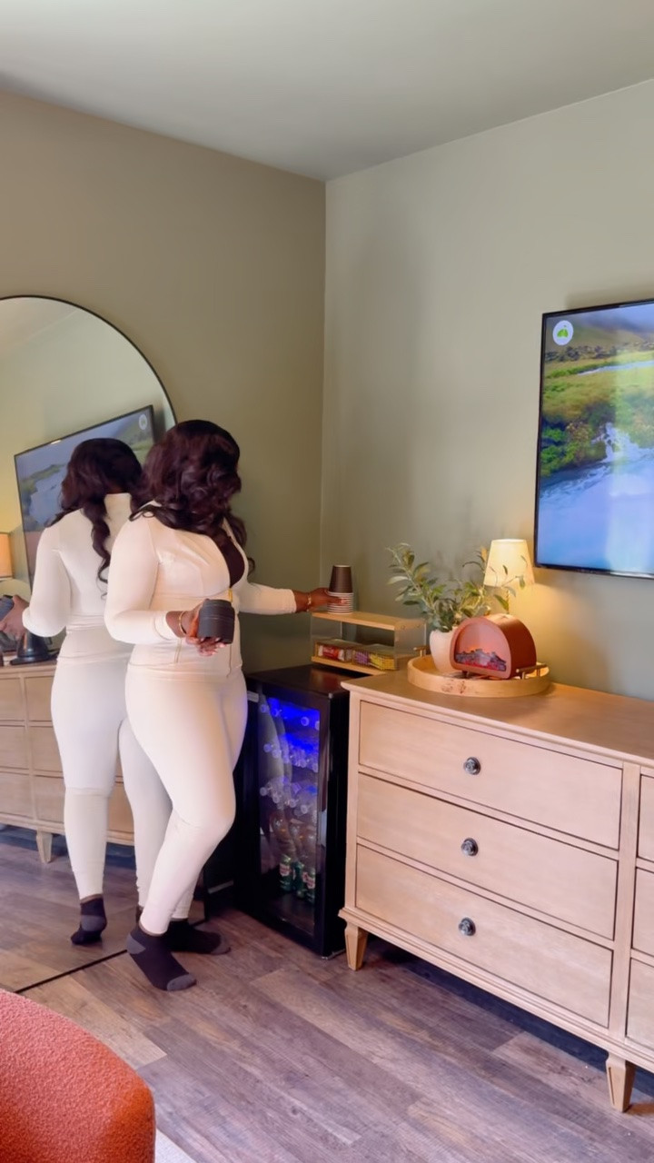 Turning my guest bedroom into a place they’ll never want to leave 🫶🏾

#LTKHome #LTKSaleAlert