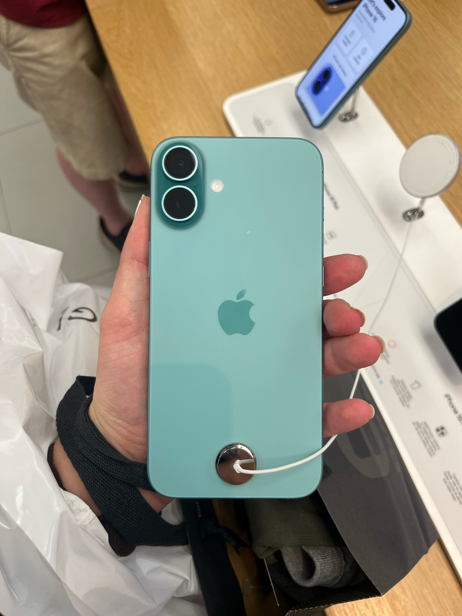 Give me this color in ALL things Apple Products🍎 Swooning over the new iPhone 16! 

Technology, Phone, Teal, Camera, Influencer, Trendy

#LTKVideo #LTKTravel #LTKSeasonal