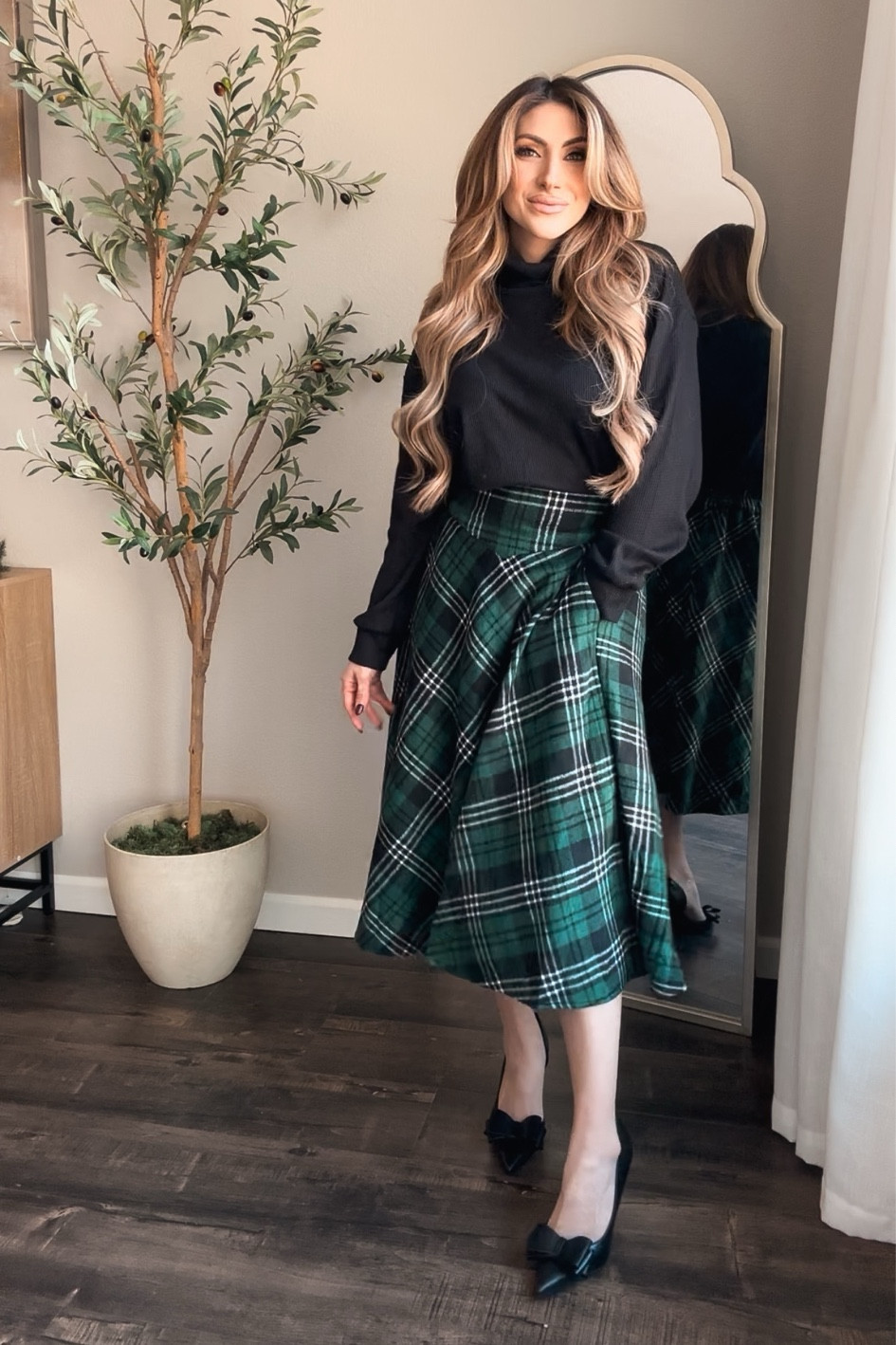 classy holiday party outfit, classy December outfit, work outfit
#HolidayPartyOutfit #ChristmasOutfit #DecemberOutfit #DecemberFashion


#LTKWorkwear #LTKHoliday #LTKSeasonal