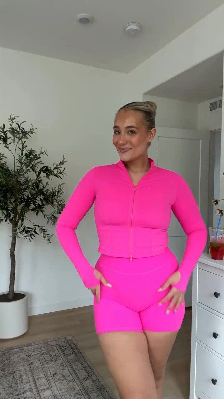 size 10 gym fits🤍 vida collection buffbunny collection code AMY to save! 🫶🏼

#LTKActive #LTKMidsize #LTKFindsUnder100