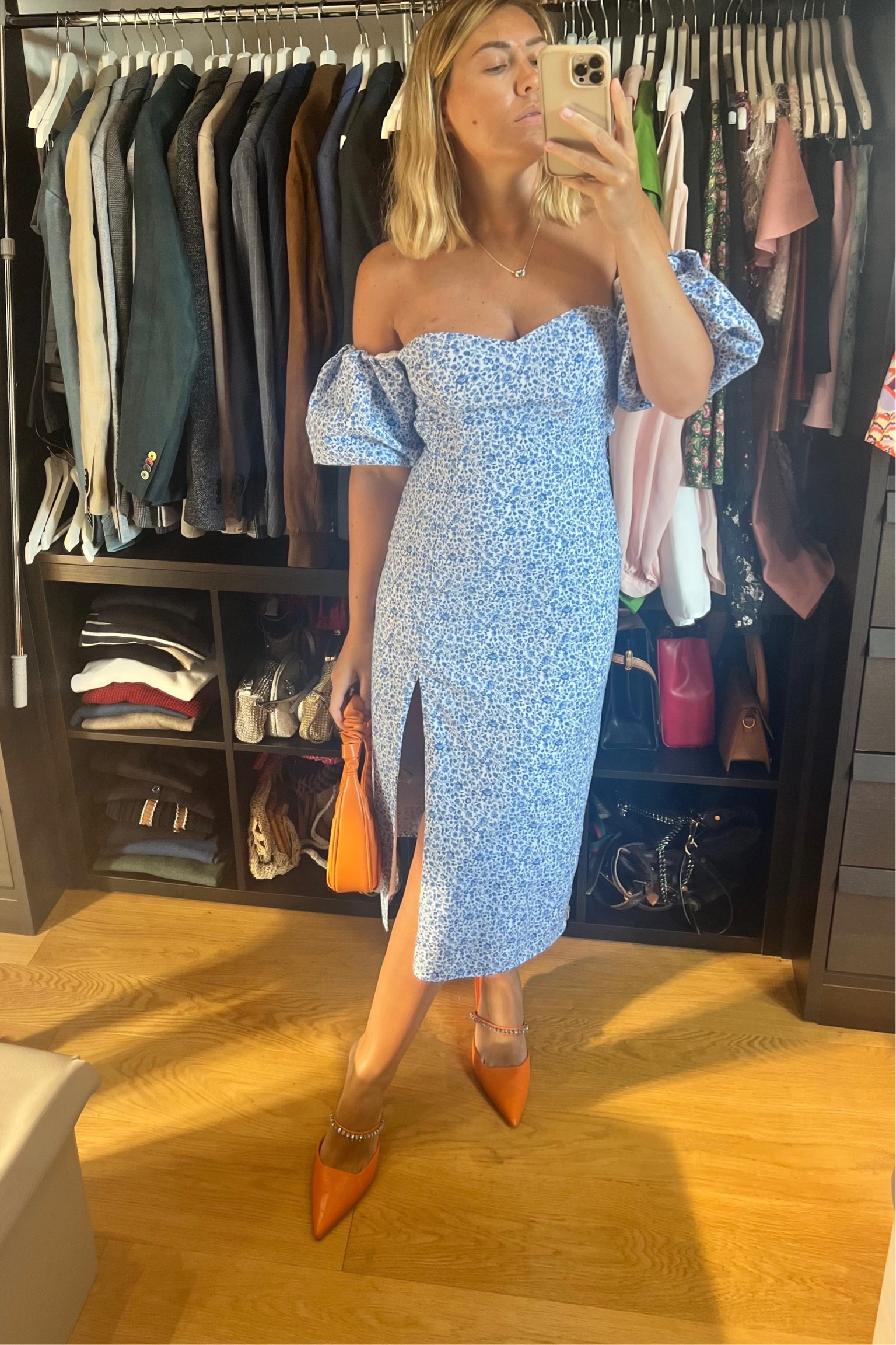 Abito H&M a spalle scoperte con maniche a sbuffo 💙

outfit inspiration, vestito estivo, borsa gabbi jw pei, Amazon, Vestiare Collective, borsa in pelle vegana, tacco a punta arancione, Italia. 

#LTKstyletip #LTKSeasonal #LTKeurope