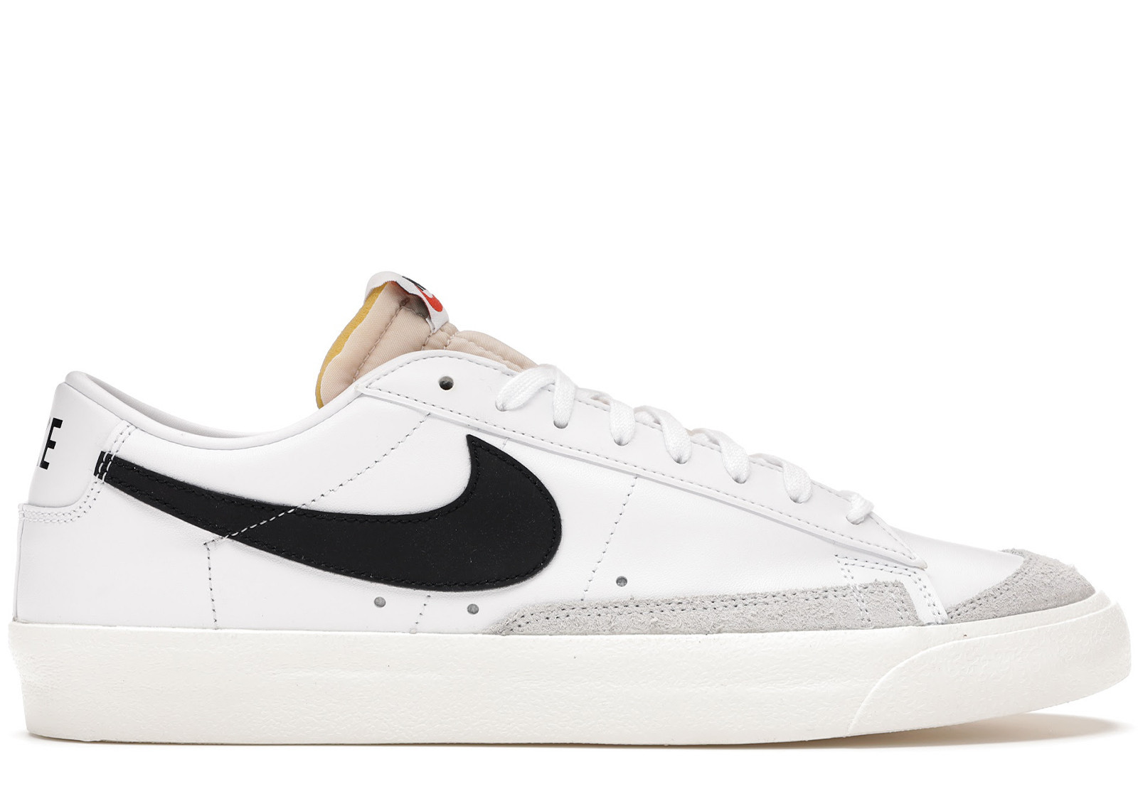 Men's Nike Blazer Low 77 Vintage Sneakers in White/Sail/Black | StockX