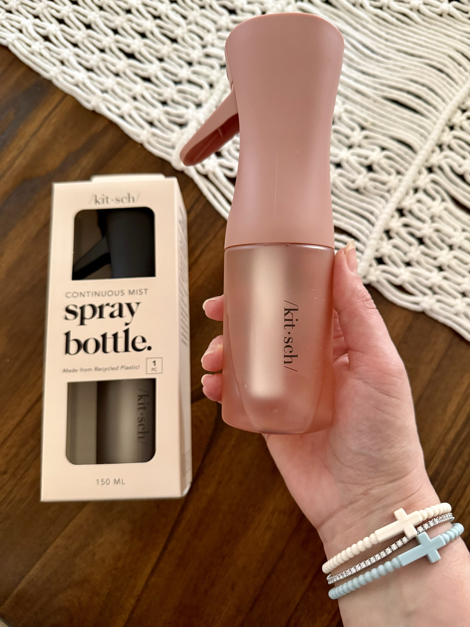 Love these spray bottles from Kitsch. They have a continuous mist and are perfect for hair, cooking, cleaning, plants 




Kitsch Continuous Spray Bottle for Hair – Fine Mist Water Mister & Water Spray Bottle – Recycled Hair Spray Bottle – Spray Bottles for Cleaning, Styling, Plants

#LTKSaleAlert #LTKSeasonal #LTKBeauty