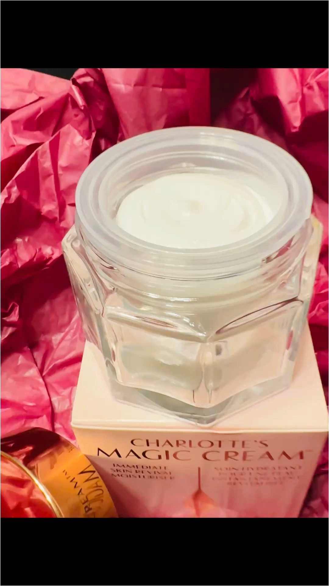 Get the Glow with Magic Cream ✨
The hype is real. 💖 If you want that "just stepped out of a facial" look in seconds, Charlotte Tilbury’s Magic Cream is the blueprint.
Why we're obsessed:
• Instant Hydration: It’s like a tall glass of water for your skin. 💧
• The Finish: Perfectly dewy, never greasy.
• Makeup Primer: It creates the smoothest canvas for foundation—no pilling allowed! 🙅‍♀️@charolottletilbury

#LTKselfcare #LTKBaby #LTKOver40