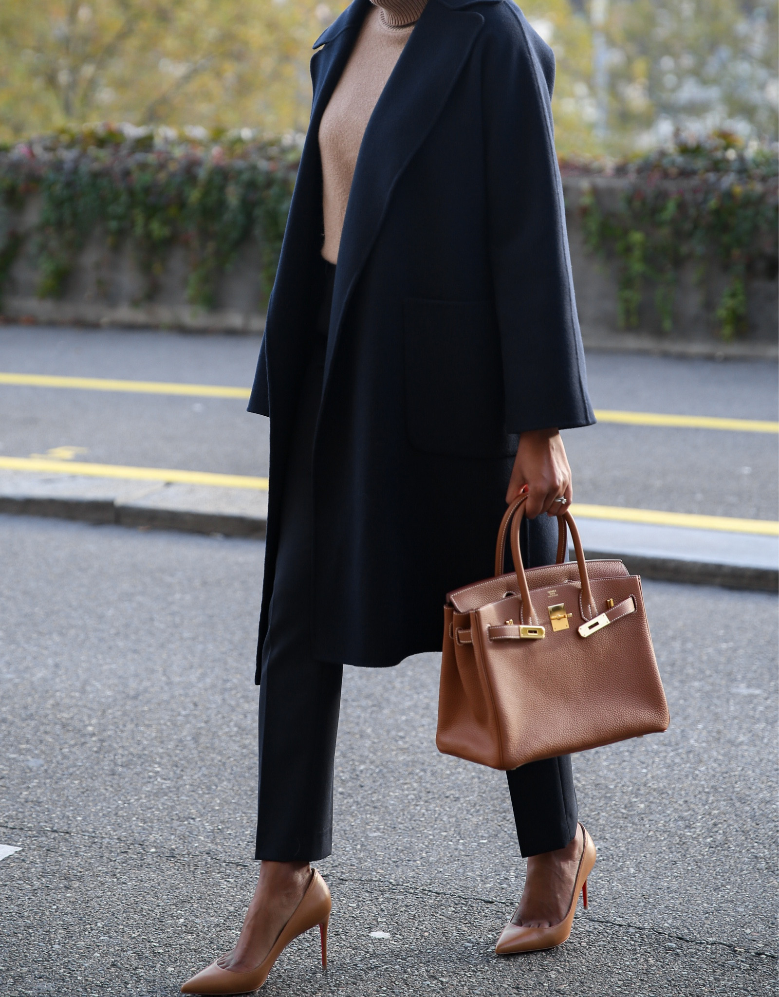 Coat is 40% off with code BF40 - linked to a similar pair of trousers and sweater 💙🩶

#LTKworkwear #LTKSeasonal #LTKsalealert