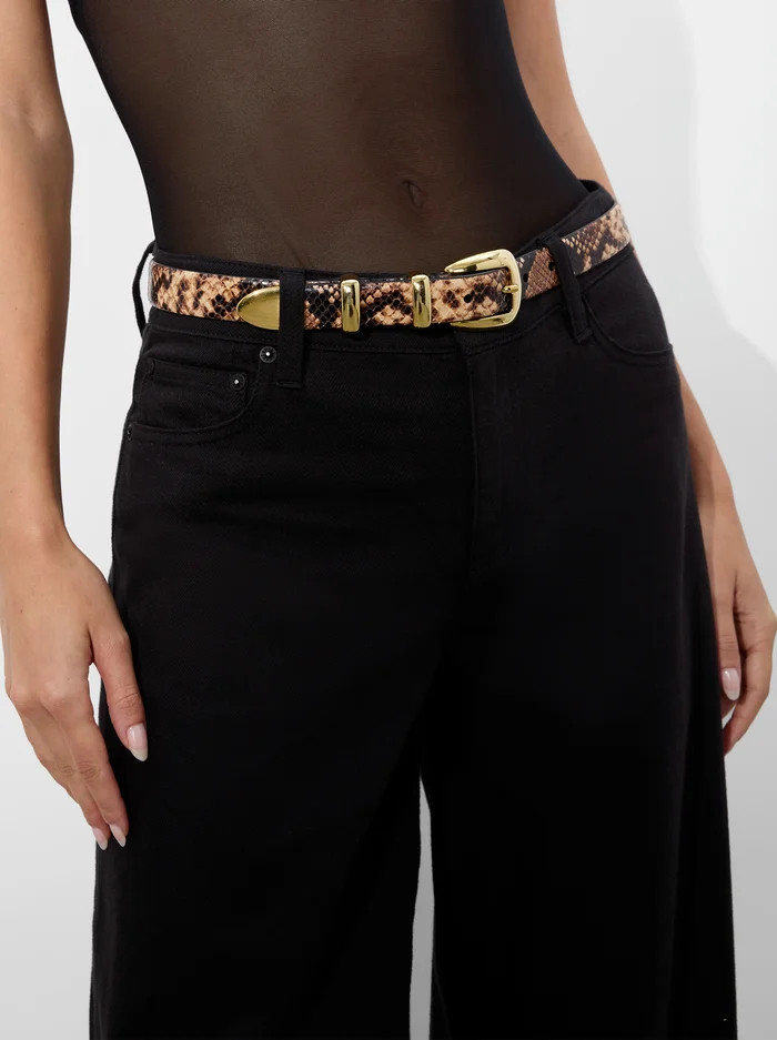 HAYDEN BUCKLE BELT | Alice + Olivia