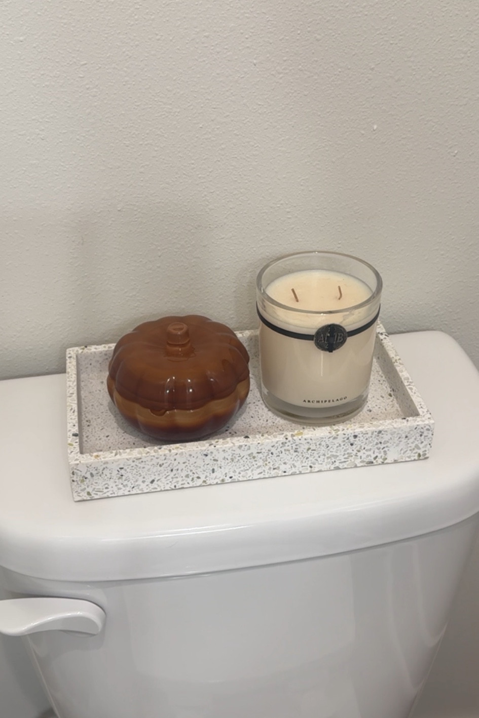 Neutral + simple fall styling that feels elevated ✨

#LTKHome #LTKStyleTip #LTKSeasonal