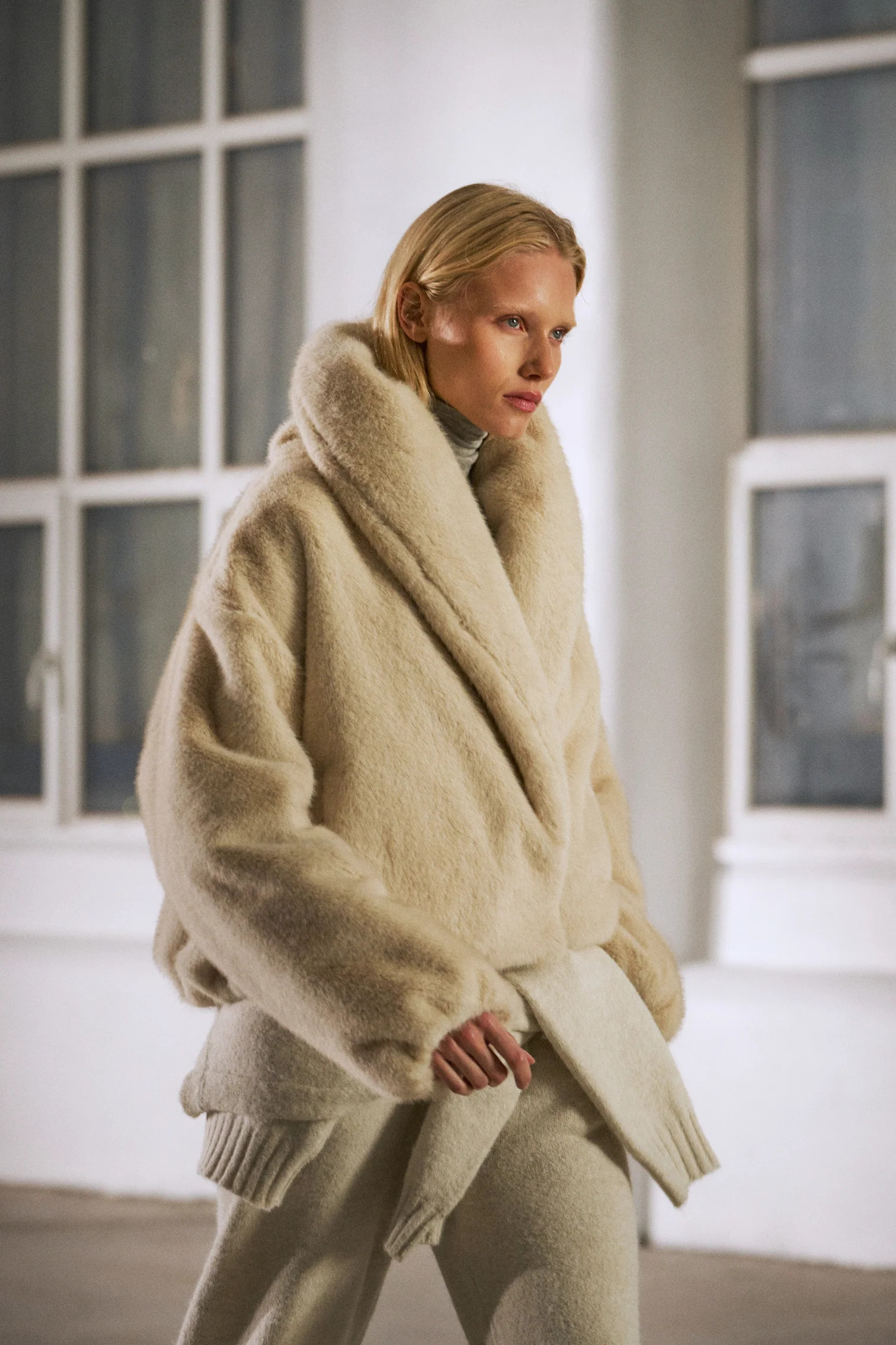 OVERSIZED COLLAR FAUX FUR PUFFER COAT - CREAM | The Couture Club