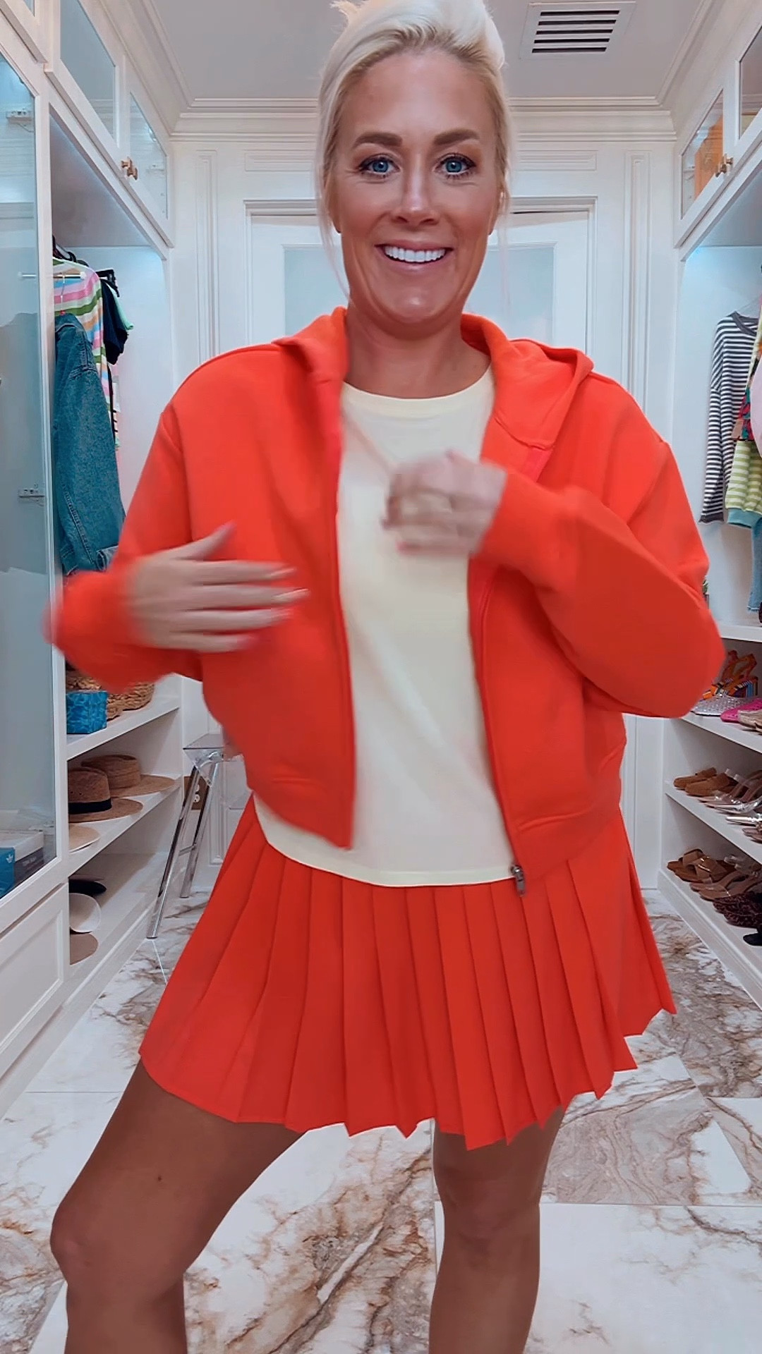 Love this activewear set - small 