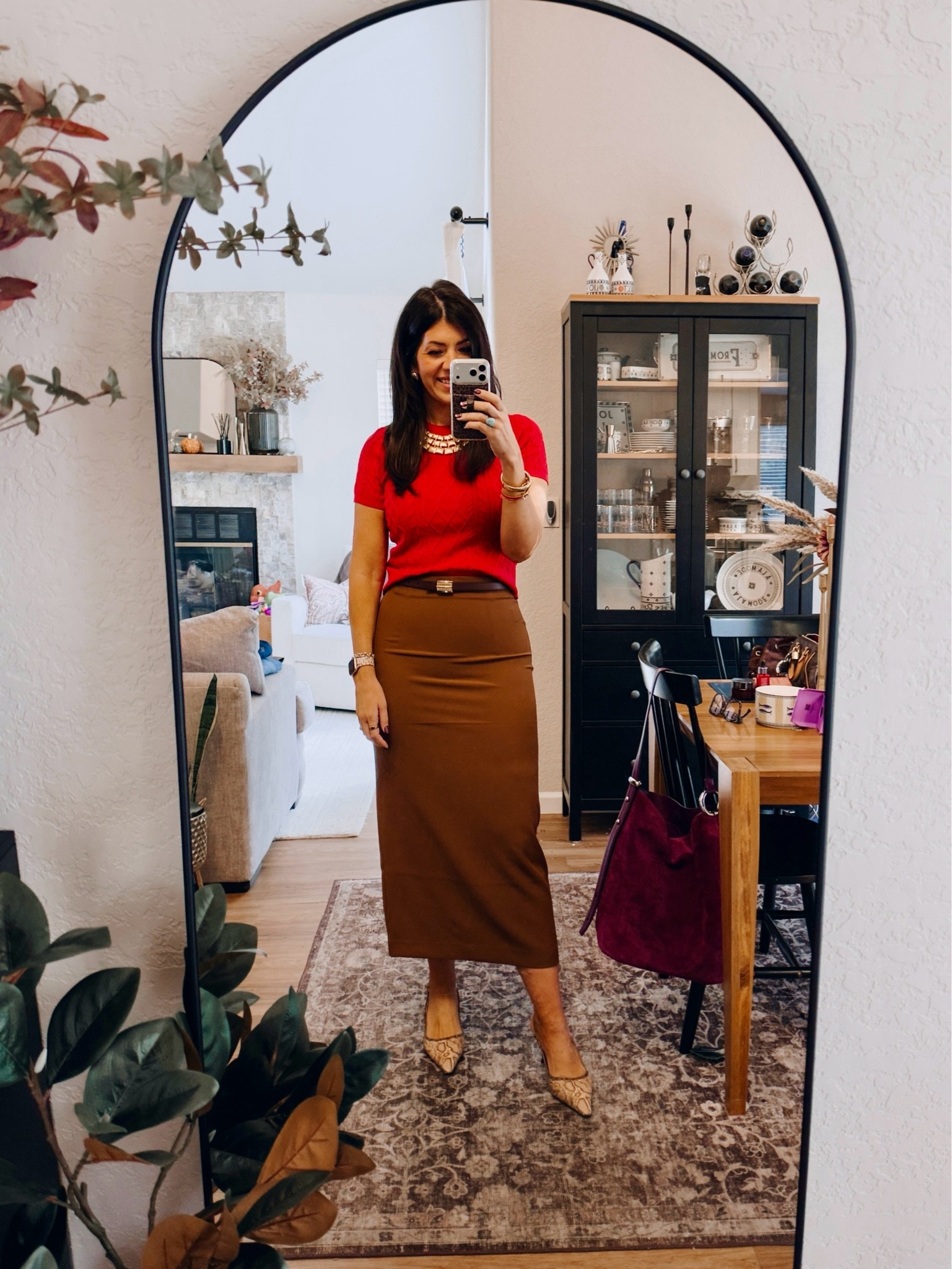 Work outfit of the day
Medium sweater
10 stretch column skirt
Medium belt