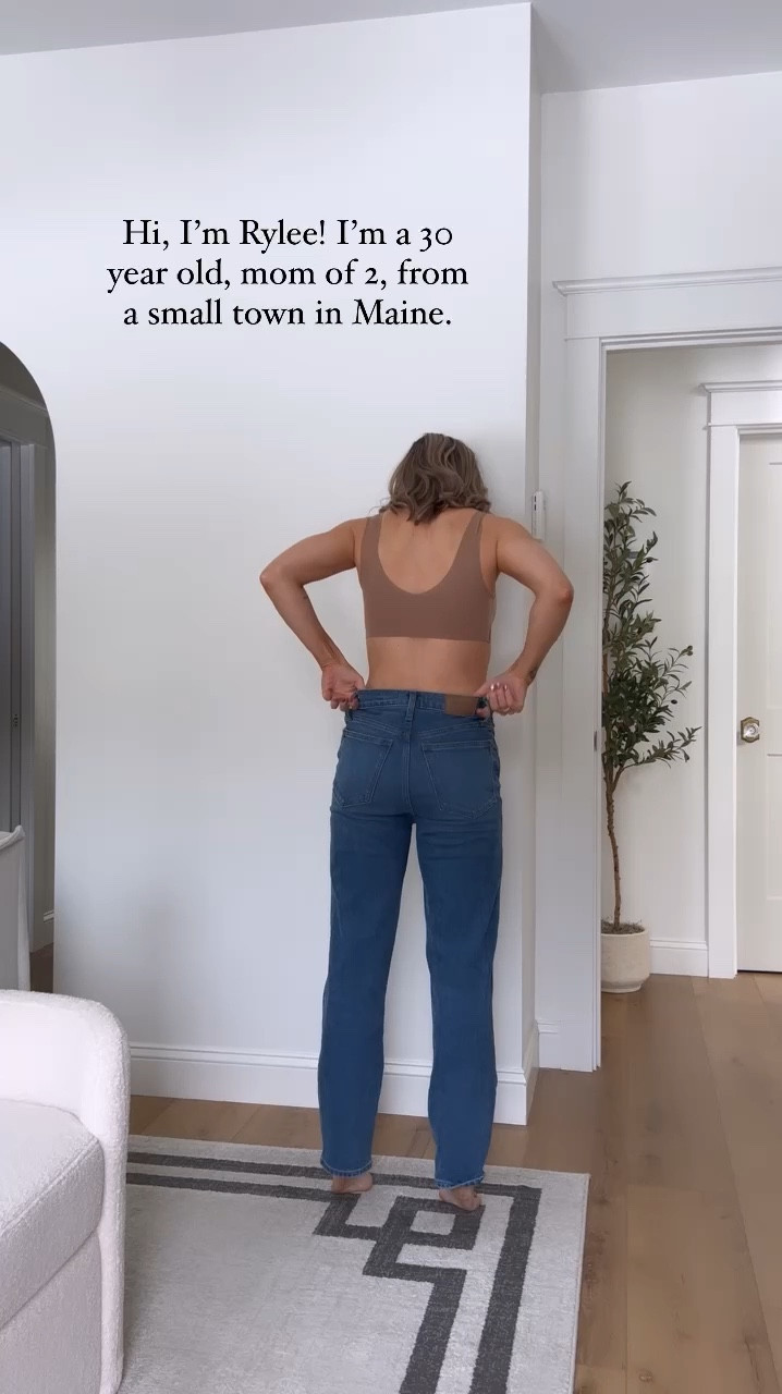 One of my most popular reels from last year is circulating again!! 🫶🏻 not much has changed besides my recent hair chop! 🤪 ✂️ still here to inspire you to be the best version of yourself!!

So grateful that I get to be in this space with you!! 🥰 xoxo updated the links to items that are available this season. 🩷

#LTKStyleTip #LTKVideo #LTKSeasonal