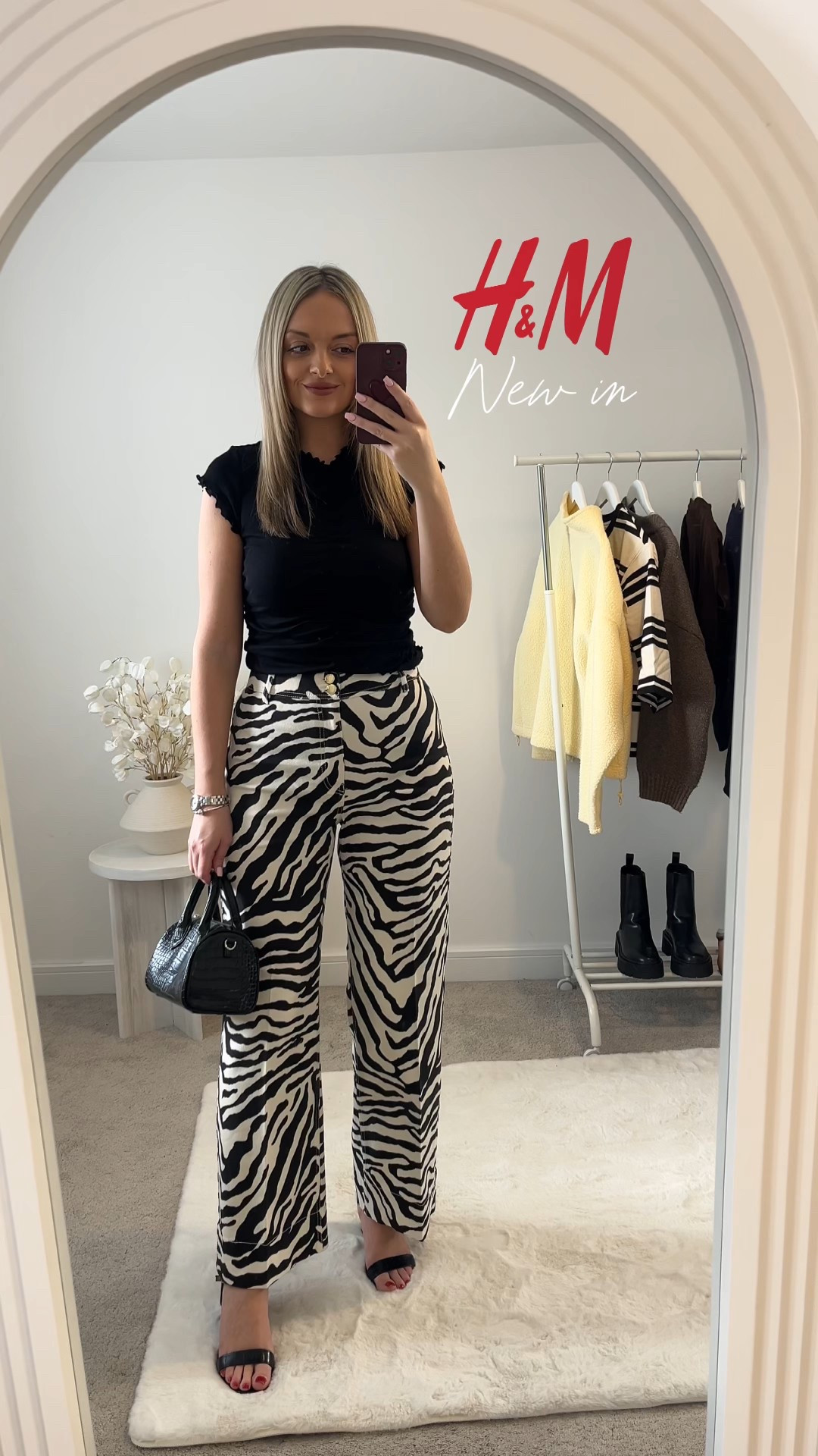 H&M - New In Evening Outfit 🤍🦓

These zebra print trousers are gorgeous for a evening out paired with this cute frilled top 🤍

Evening outfit 



#LTKwinter #LTKuk #LTKeurope
