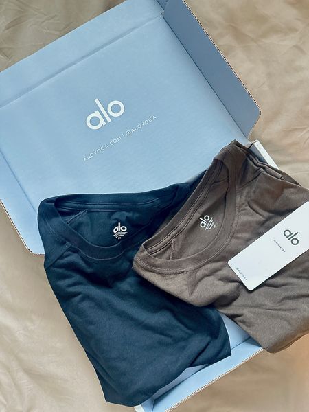 Have you tried @aloyoga Triumph tees? 

They’re for softest, most comfortable shirts I’ve ever worn. Use actively or casually, they’re unlike any other shirt. 