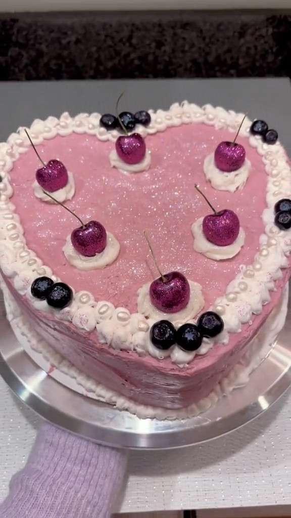 The pink edible glitter I used for the cherries, linked here! 100% edible & food grade, kosher certified, vegan, gluten free & nut free 

#LTKfamily #LTKFind #LTKhome
