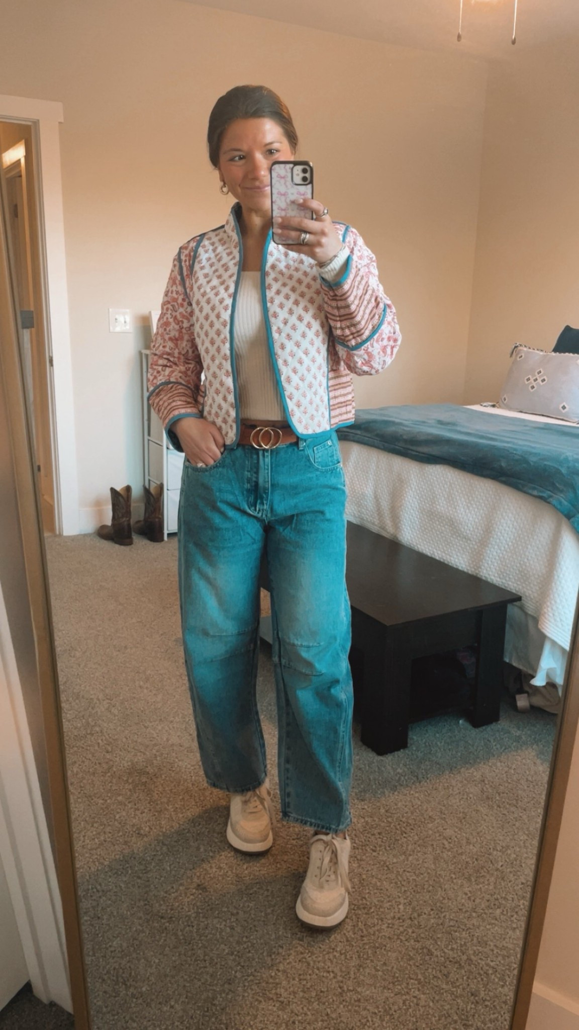 Spring outfit, barrel jeans, quilted jacket 

#LTKStyleTip #LTKSpringSale #LTKSeasonal