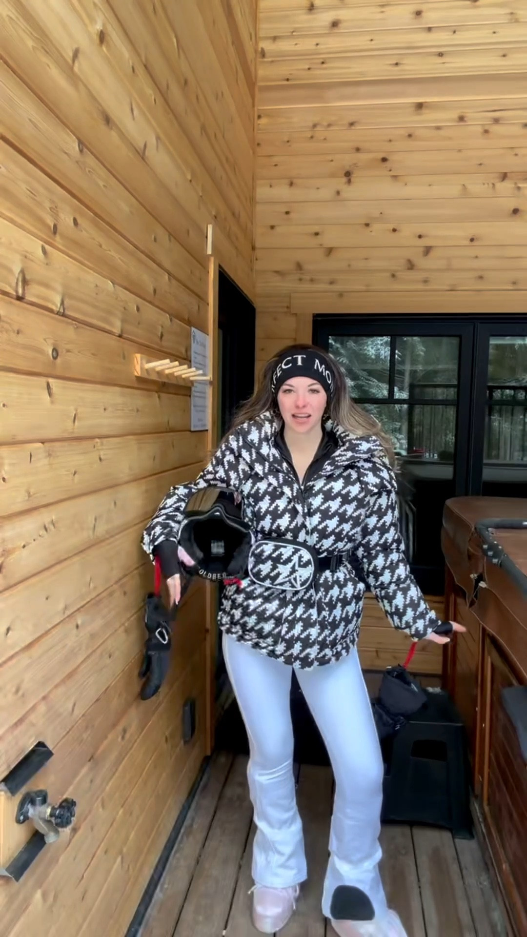 Houndstooth ski outfit black and white winter sports look! 

Revolve code: tulip

Wearing my usual smalls/2

Ski
Winter sports
Snowboarding
Base layers
Heated socks
Ski accessories
Winter vacation



#LTKgrwm #LTKActive #LTKSeasonal