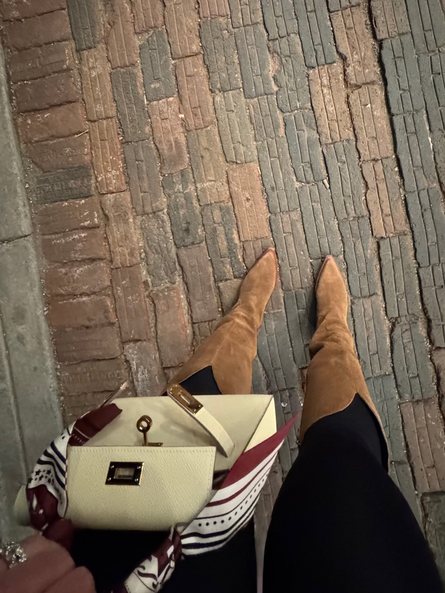 These boots were made for walking 🥹

#LTKMidsize #LTKStyleTip #LTKOver40