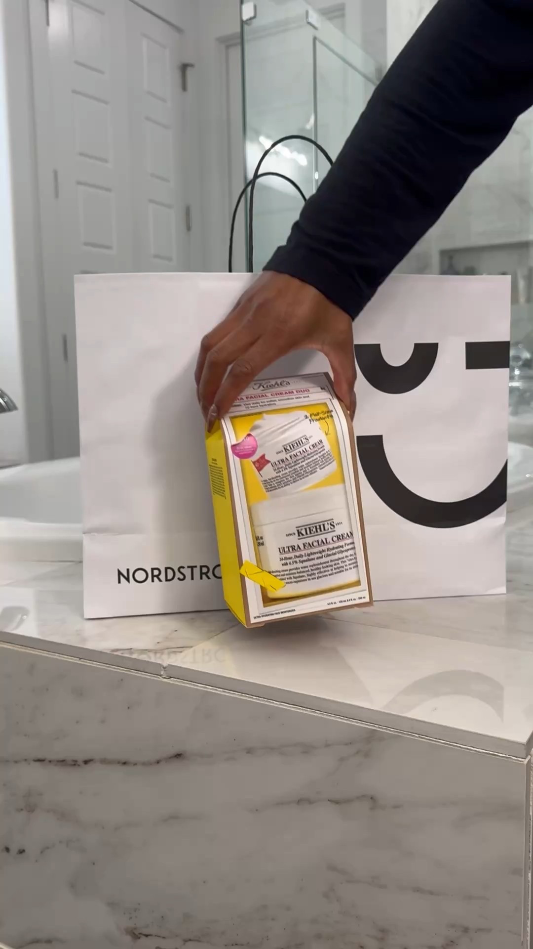 #NordstromPartner @Nordstrom @shop.ltk #liketkit 
Did a Nordstrom beauty run and found all my faves in one stop!

#LTKBeauty #LTKCon