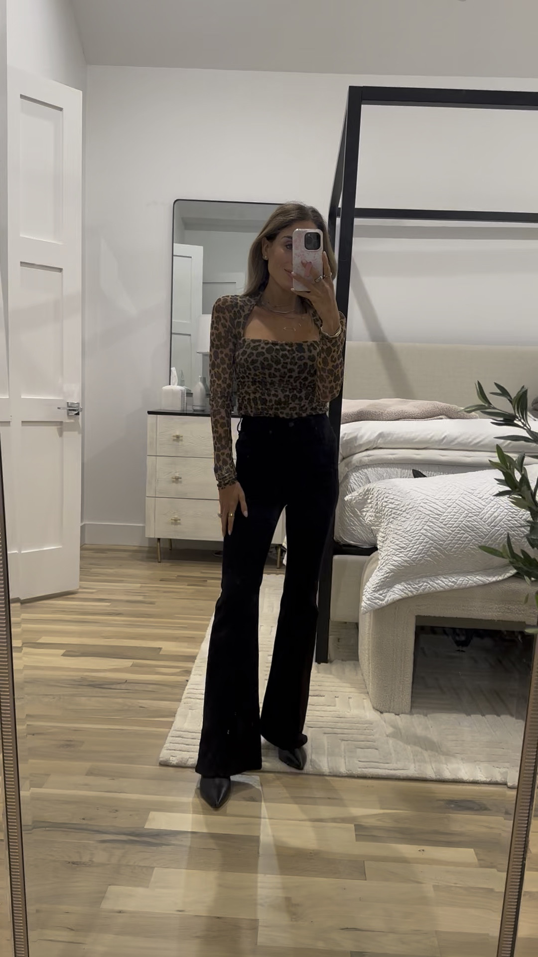 Leopard mesh top size xxs black flare jeans size 24 short 

#LTKFindsUnder100 #LTKFindsUnder50