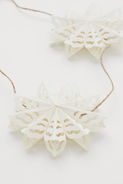 Snowflake Pennant Garland | H&M (US + CA)
