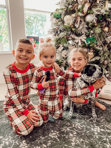 SALE ALERT! Matching Christmas pajamas for the whole family 40% off right now! 

#LTKfamily #LTKSeasonal #LTKHoliday