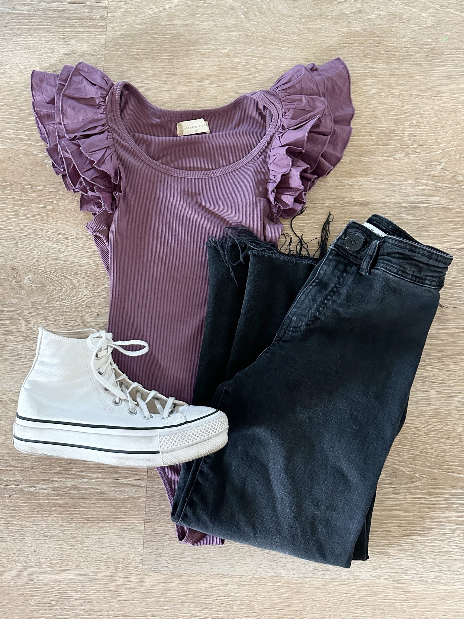 First day of school outfit for teen girl.  Jeans are Zara (linked similar)