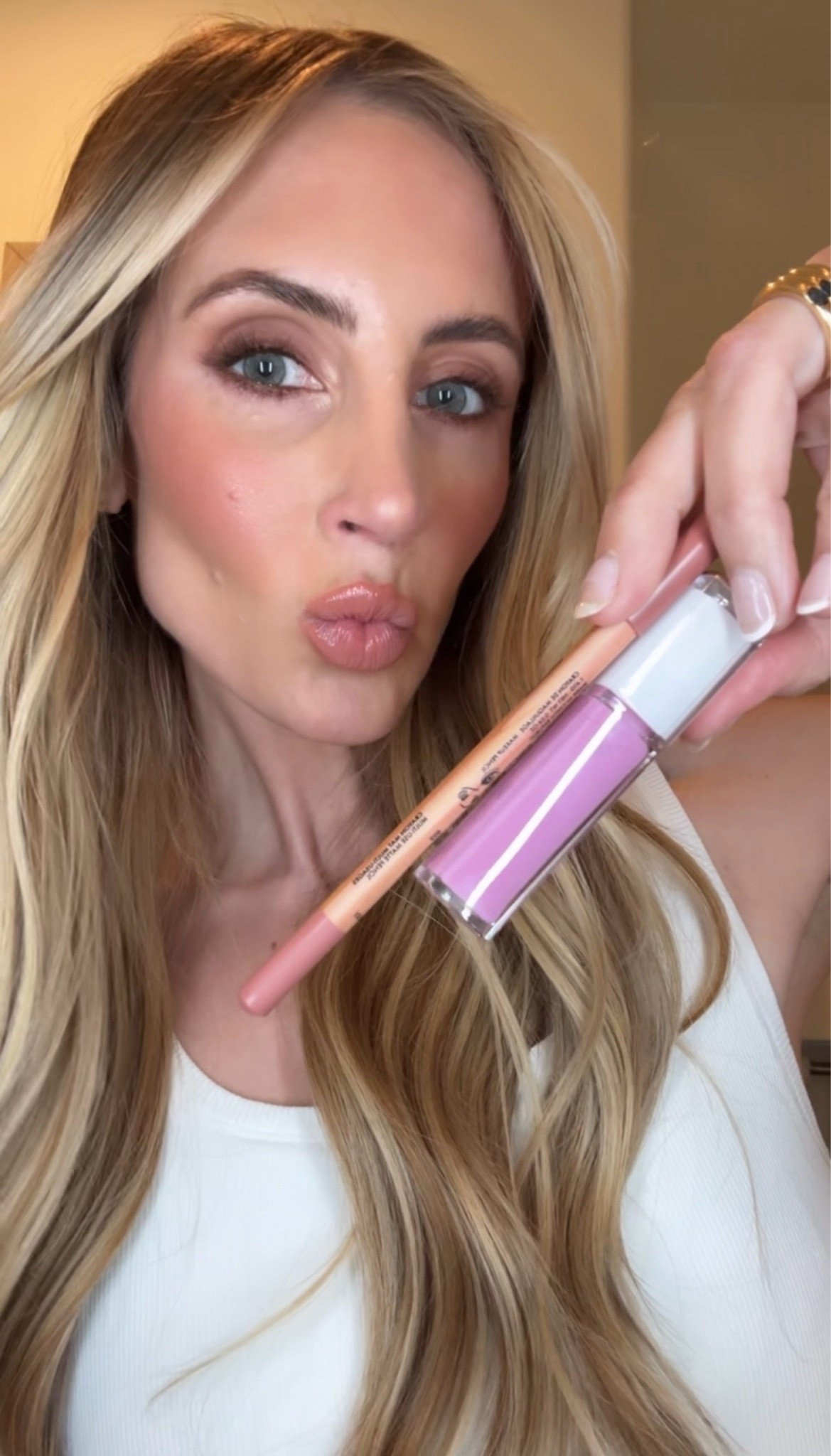 This lip liner is so creamy and beautiful, and the lip gloss is the perfect finishing touch! And shopping is easier than ever when you can buy online, pick up in store or get same day delivery! Make sure to join the Beauty Insider
Program for even more perks while you shop! #sephorahaul #sephorapartner @Sephora