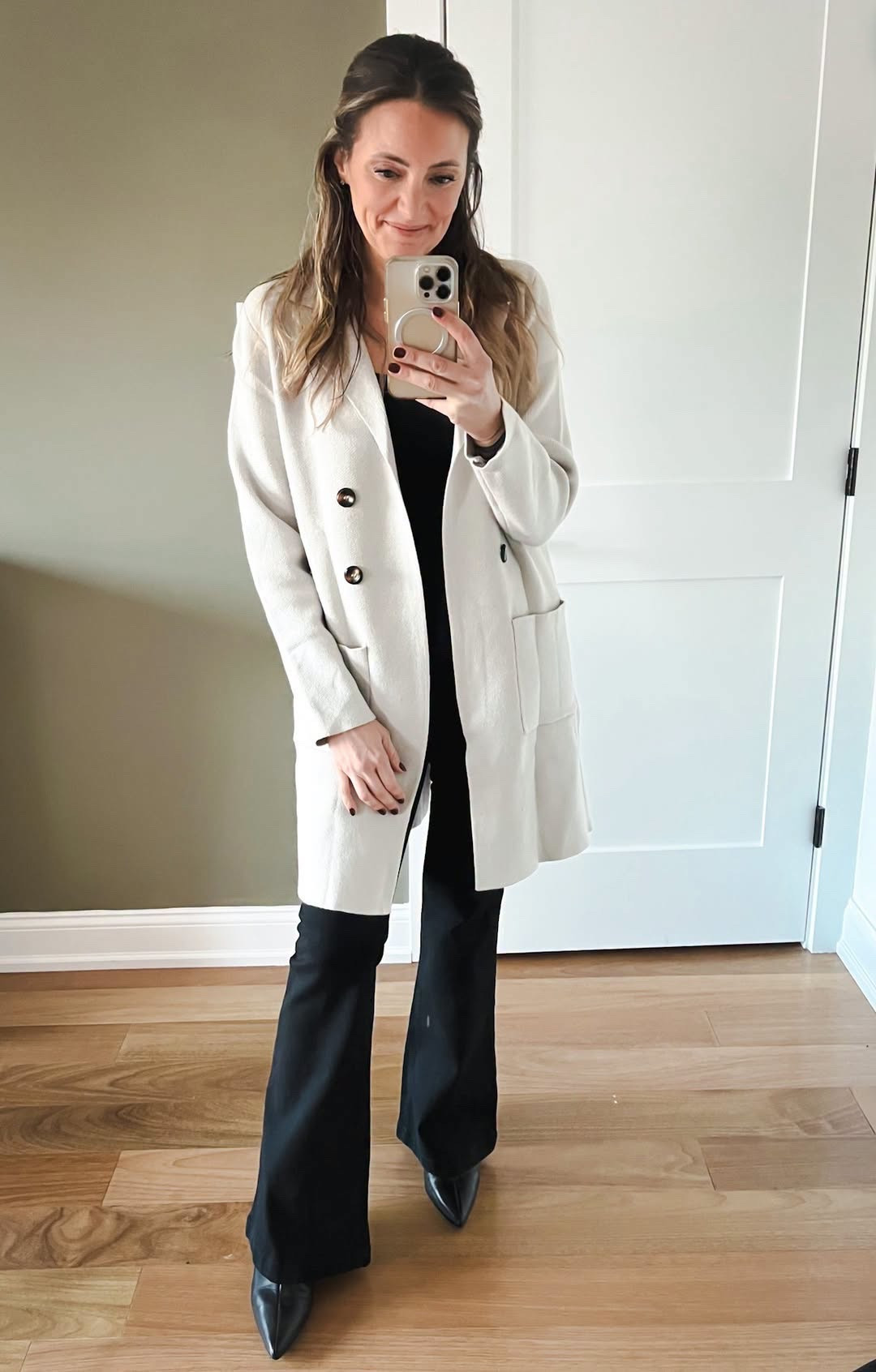 My favorite coatigan is on sale

women’s coats
fall outerwear
women’s jackets
winter coats
casual outerwear
women’s fall fashion
cold weather essentials
trendy jackets
layering essentials
women’s winter fashion

#LTKootd #LTKSeasonal #LTKSaleAlert