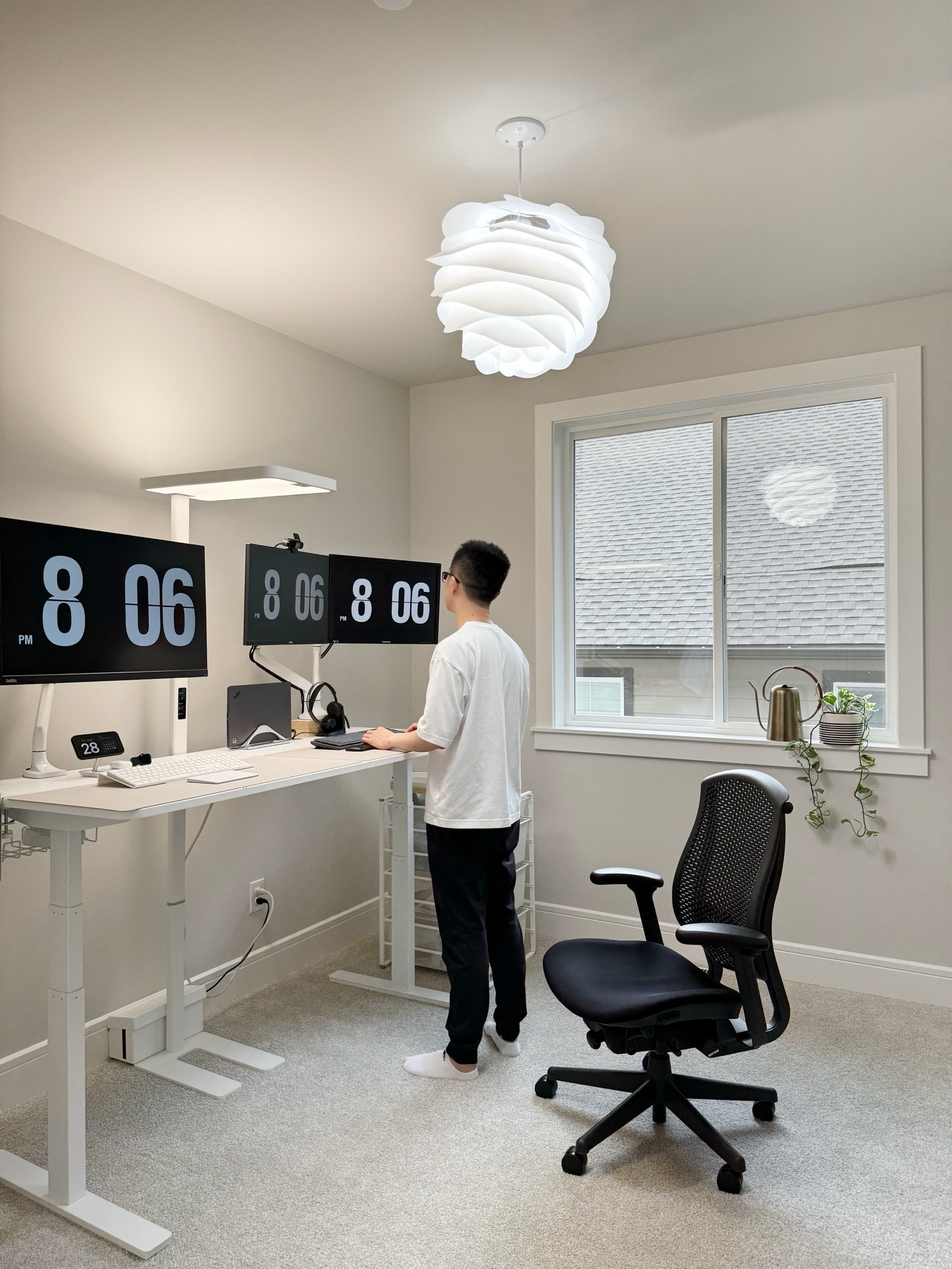 I just upgraded my husband’s home office. Deep in tech investments📈📈📈use code ‘TT100’ for Tiptolls Full Spectrum Floor lamp to get $100 off and ‘TT200' to get $200 off for the 2 lamps bundle

#LTKHome