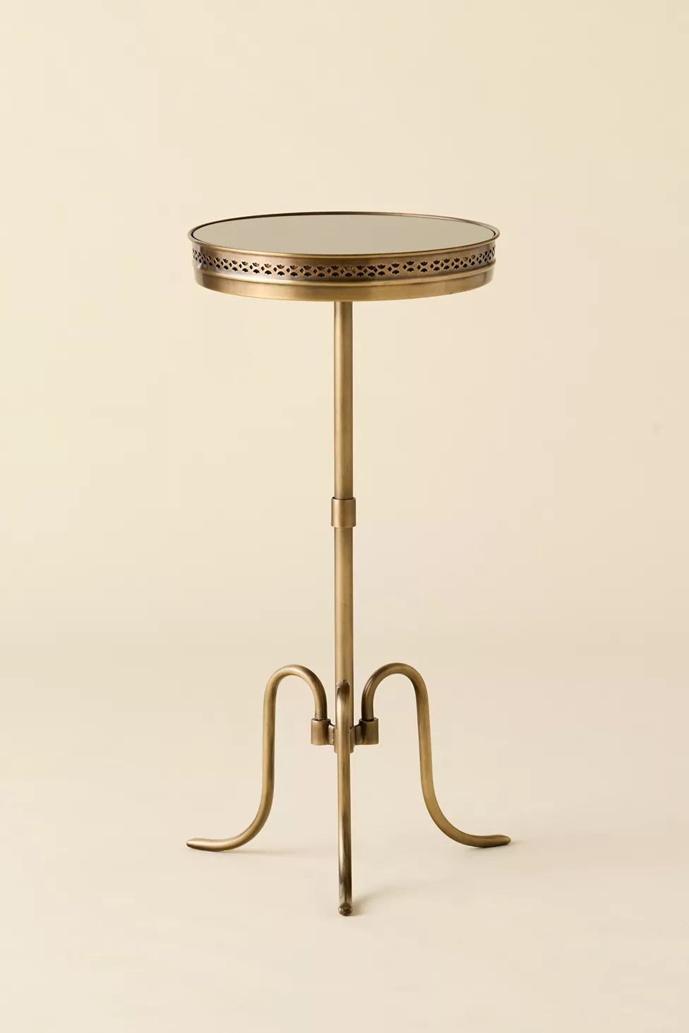 Ariana Mirror Top Side Table | Urban Outfitters (US and RoW)