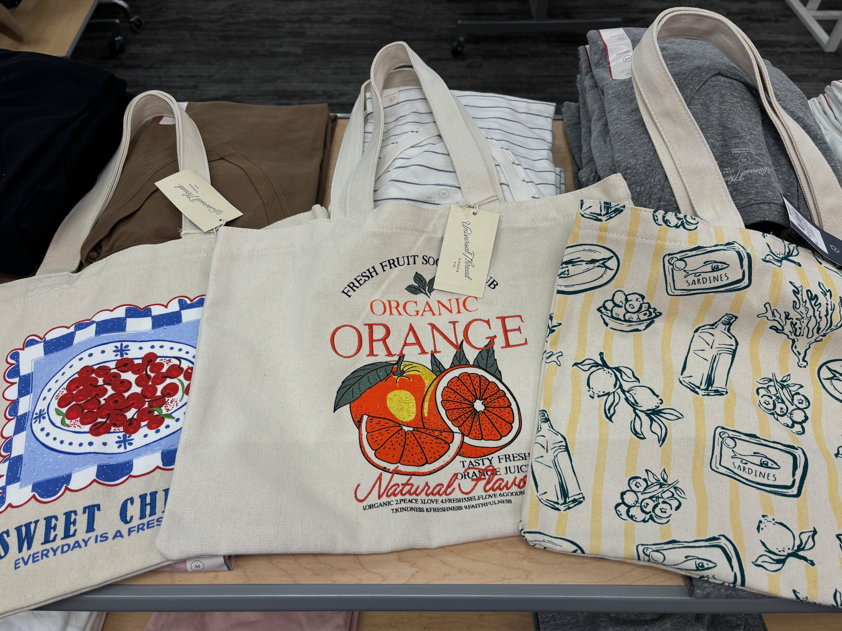 Obsessed with these fun summer prints on the Universal Thread magazine totes from Target. Such an easy grab and go bag. 

 #LTKSeasonal #LTKPlusSize #LTKTravel
