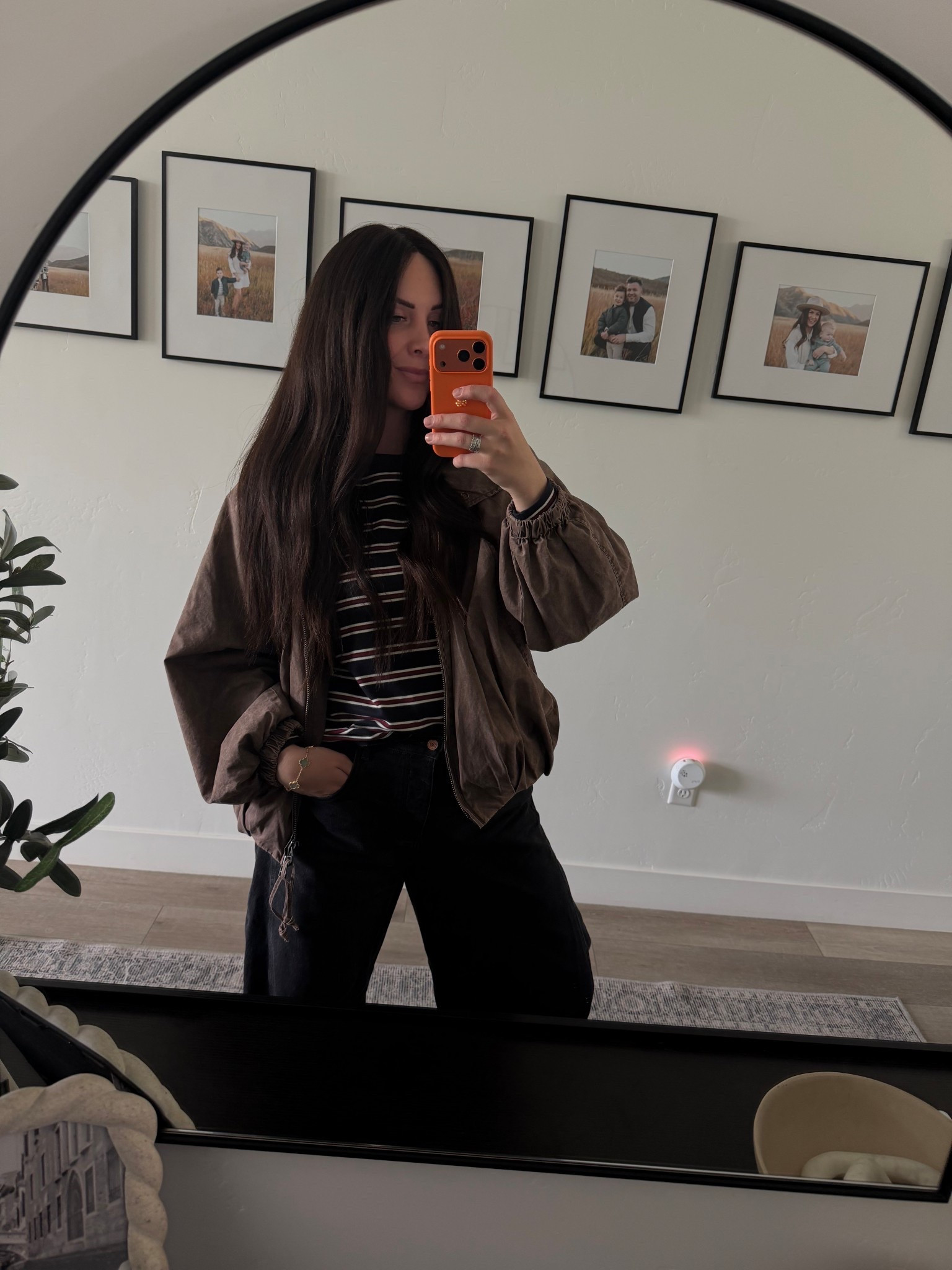 Jacket : Freepeople 
Shirts: Aritzia 
Barrel jeans: Freepeople 
Shoes : Bohme 

#LTKmomlife #LTKgrwm #LTKU