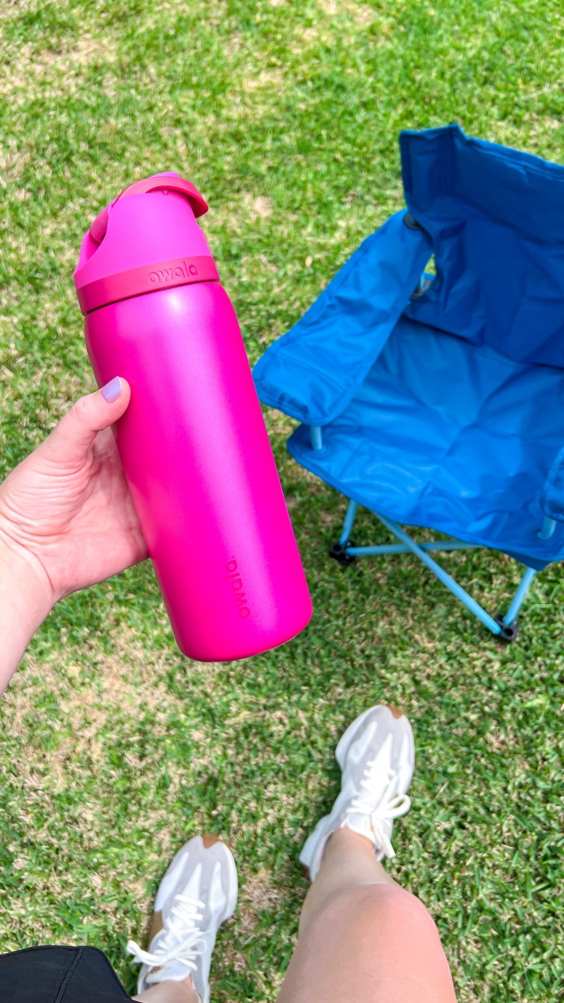 #TargetPartner #Target • This water bottle goes everywhere with me! Grabbed it and some other on-the-go essentials from @Target! 💦 

#LTKActive #LTKfitnessgoals #LTKdayinmylife
