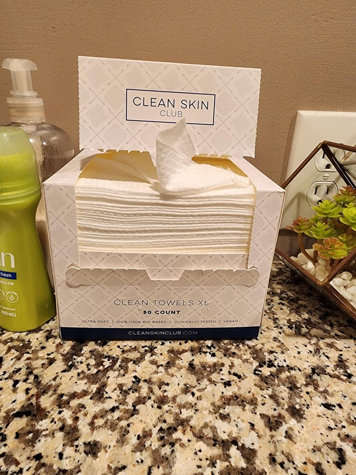 Clean Skin Club Clean Towels XL, 100% USDA Biobased Dermatologist Approved Face Towel, Disposable... | Amazon (US)