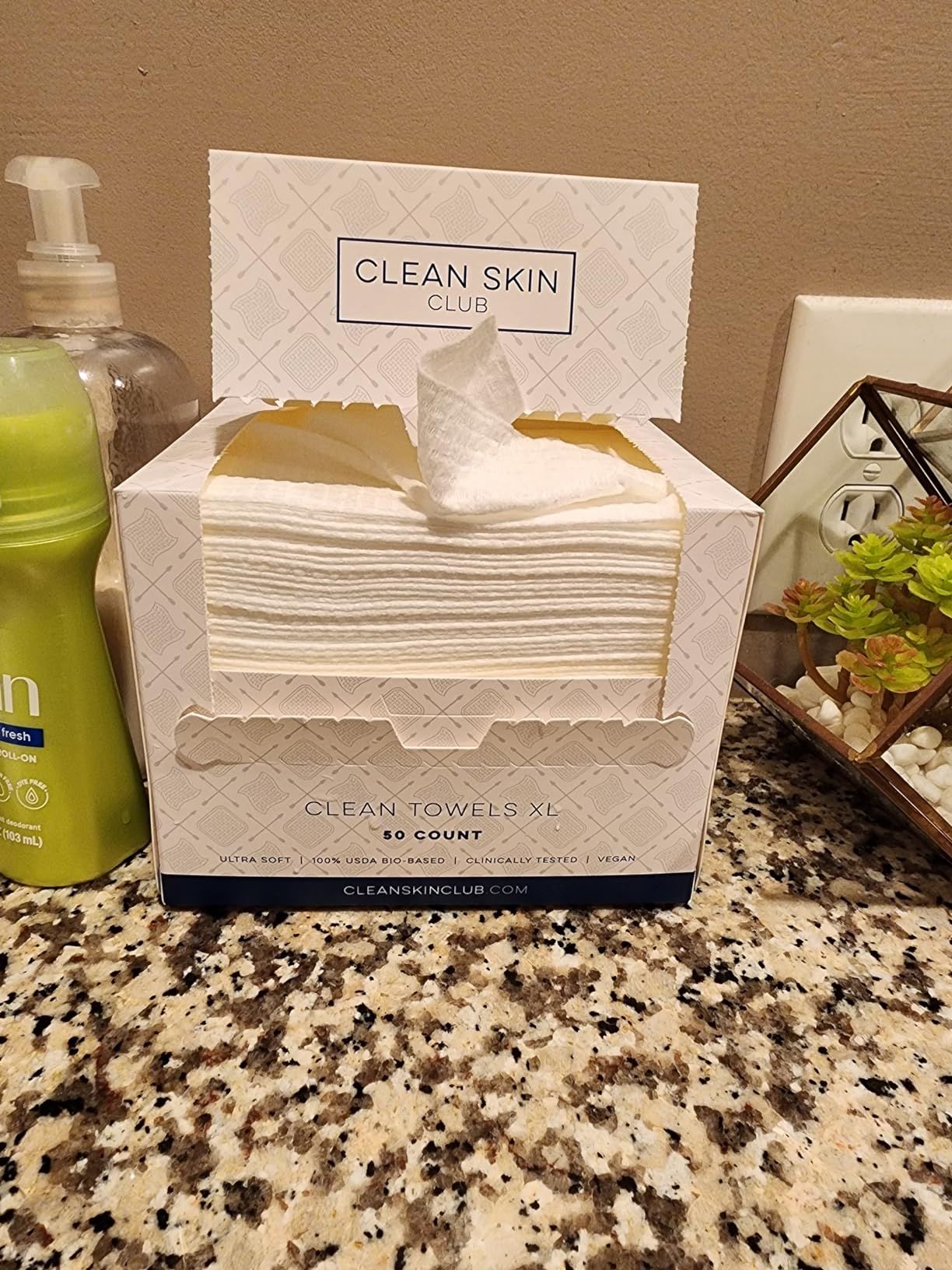 Clean Skin Club Clean Towels XL, 100% USDA Biobased Dermatologist Approved Face Towel, Disposable... | Amazon (US)