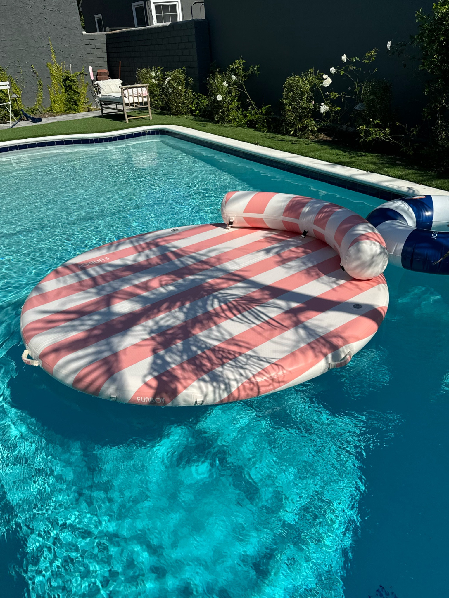 The perfect float for summer 
Funboy