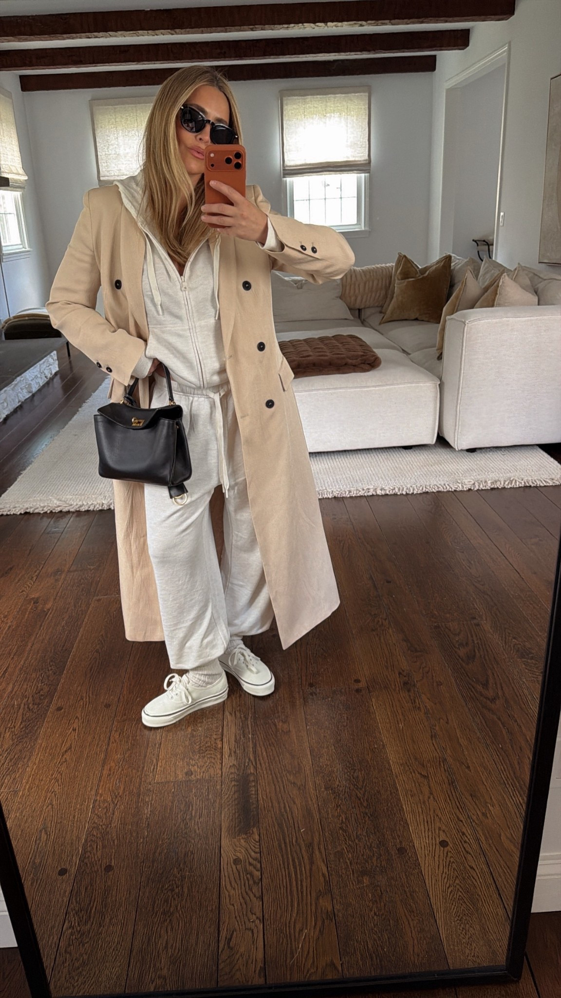 OOTD 

Jacket small 
Sweatshirt Xs 
Sweats small short 
Sneakers unisex! I bought men's 4.5 I'm
A women's 6! 