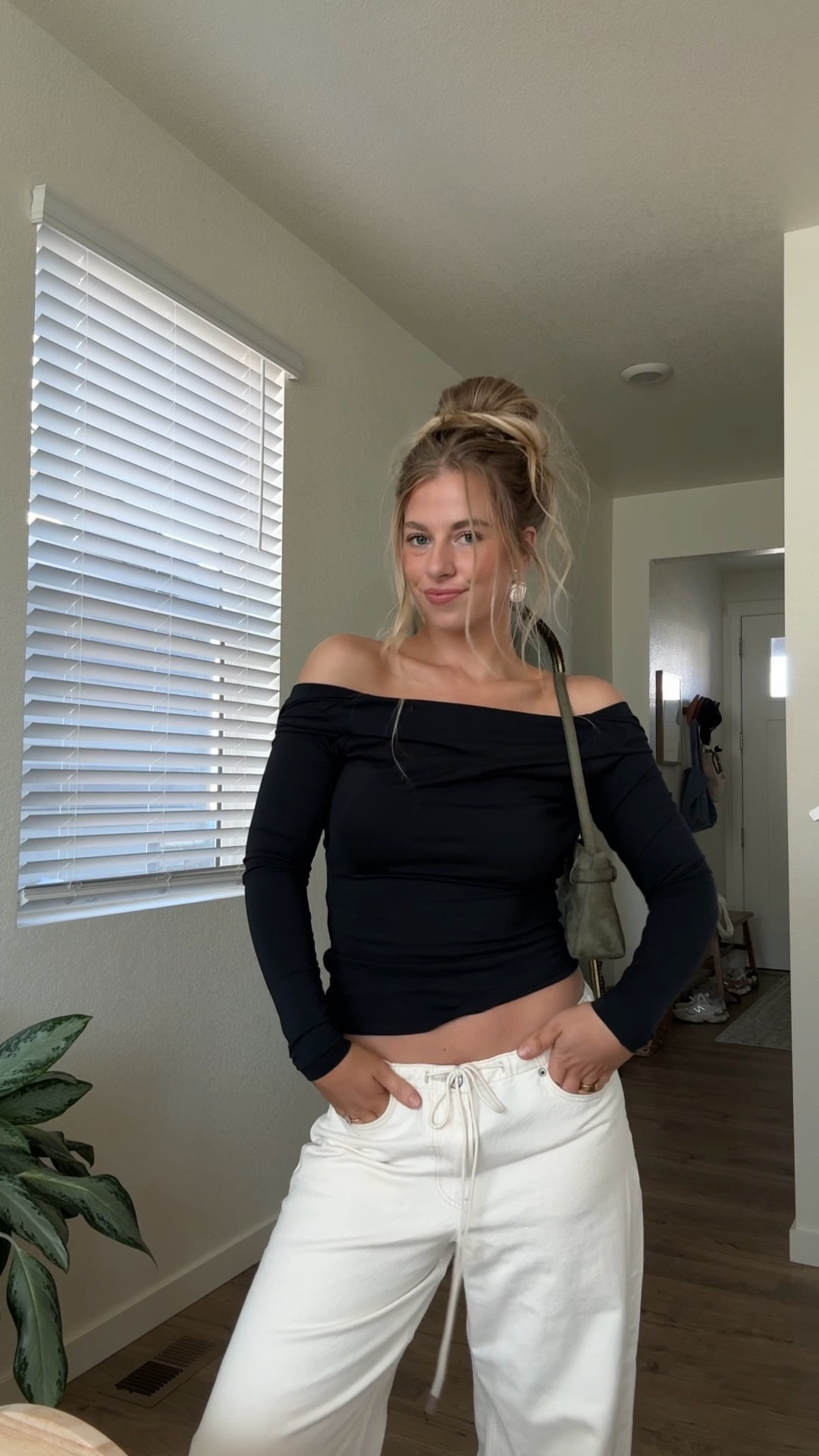 #abercrombiepartner use code AFLTK to get an additional 25% off of Abercrombies fall sale!! @abercrombie 🤎🍂🍁💫
LTK Fall Sale - 9/26-9/29 and 20% off Almost Everything from 9/25-9/29 🫶🏼 #ad 

Sale Vitals: Use code AFLTK to get an additional 25% off everything at checkout from 9/26/25-9/29/25 in US/CA.

Excludes clearance and gift cards. See details online.

20% off Almost Everything from 9/25-9/29

Sale Vitals: *Offer valid in stores and online September 25, 2025 to September 29, 2025 in US/CA. Exclusions apply as indicated. Online price reflects discount.

#LTKFallSale #LTKSeasonal