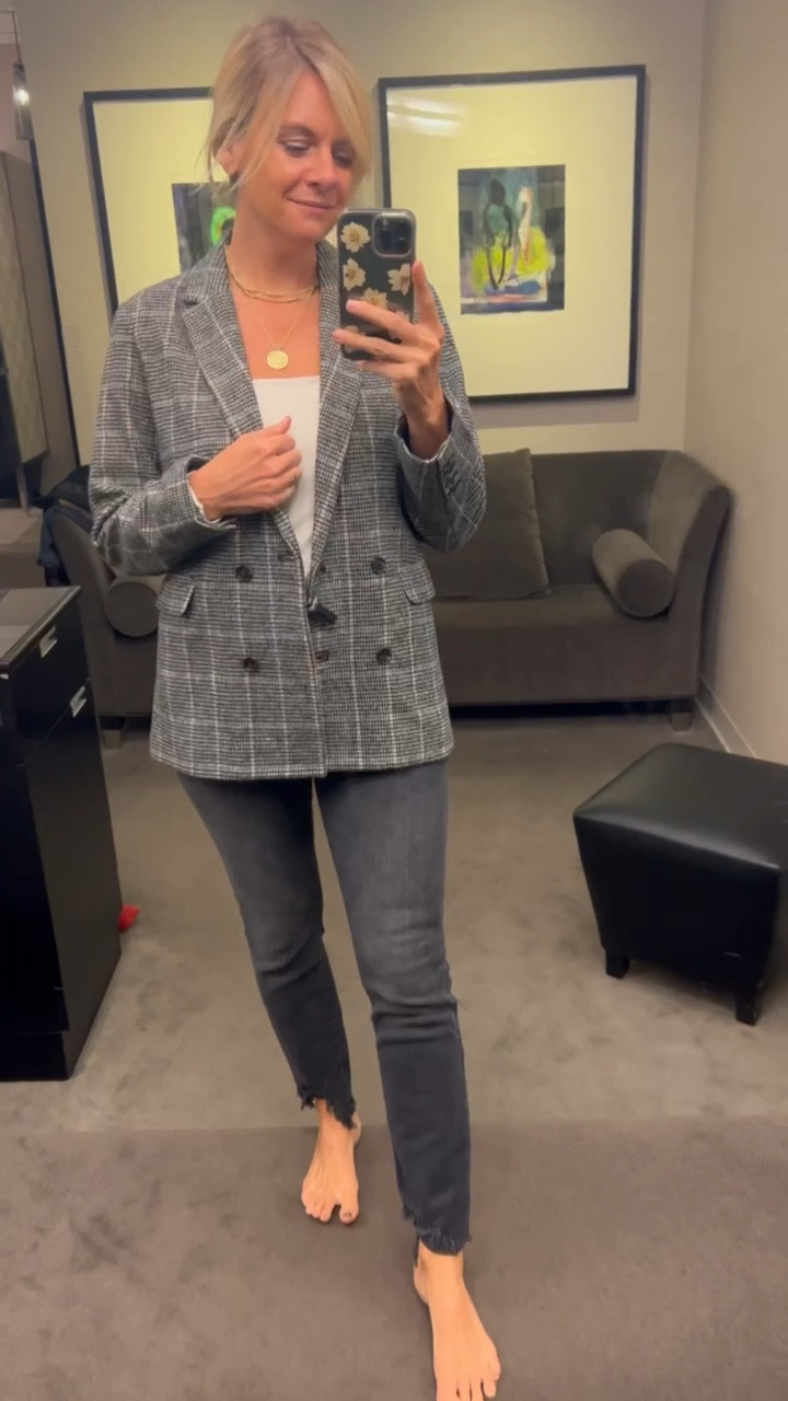 We always love checking out the Rails blazers in the NSale…. We really loved this one!  And these jeans are 🔥

#LTKxNSale #LTKSeasonal #LTKFind