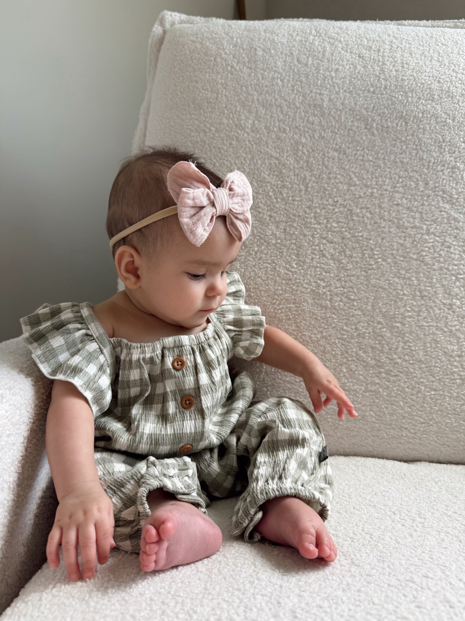 B’s outfit today🥹 this little gingham romper is adorable! Love the flutter sleeves


#LTKBaby